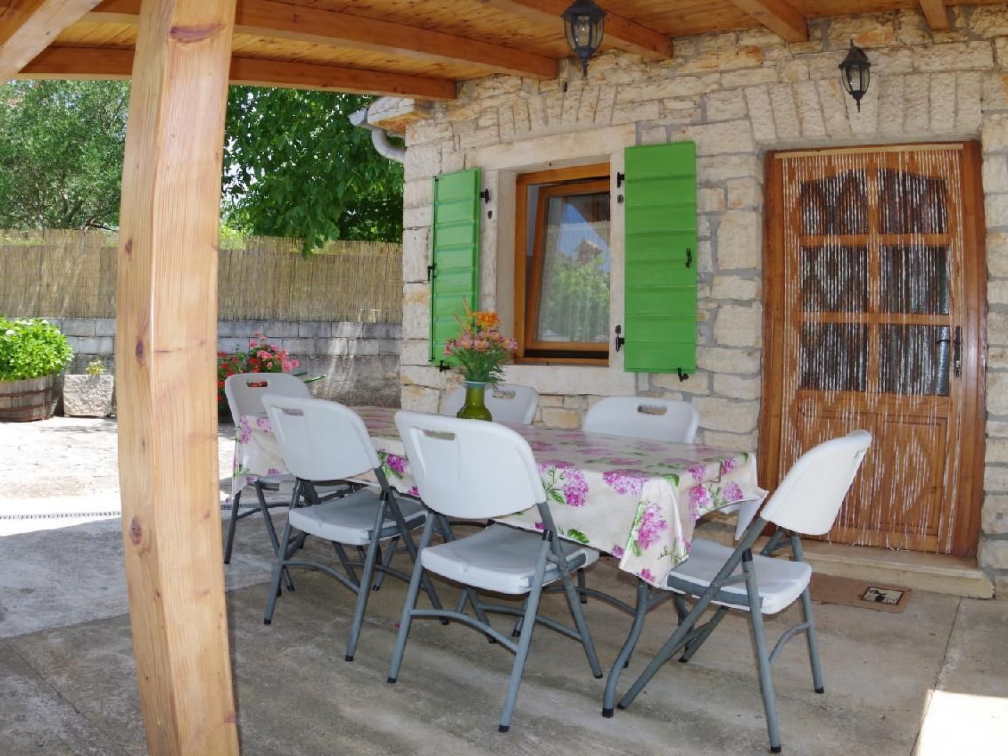 "Elvis", Dorf Sveti Kirn