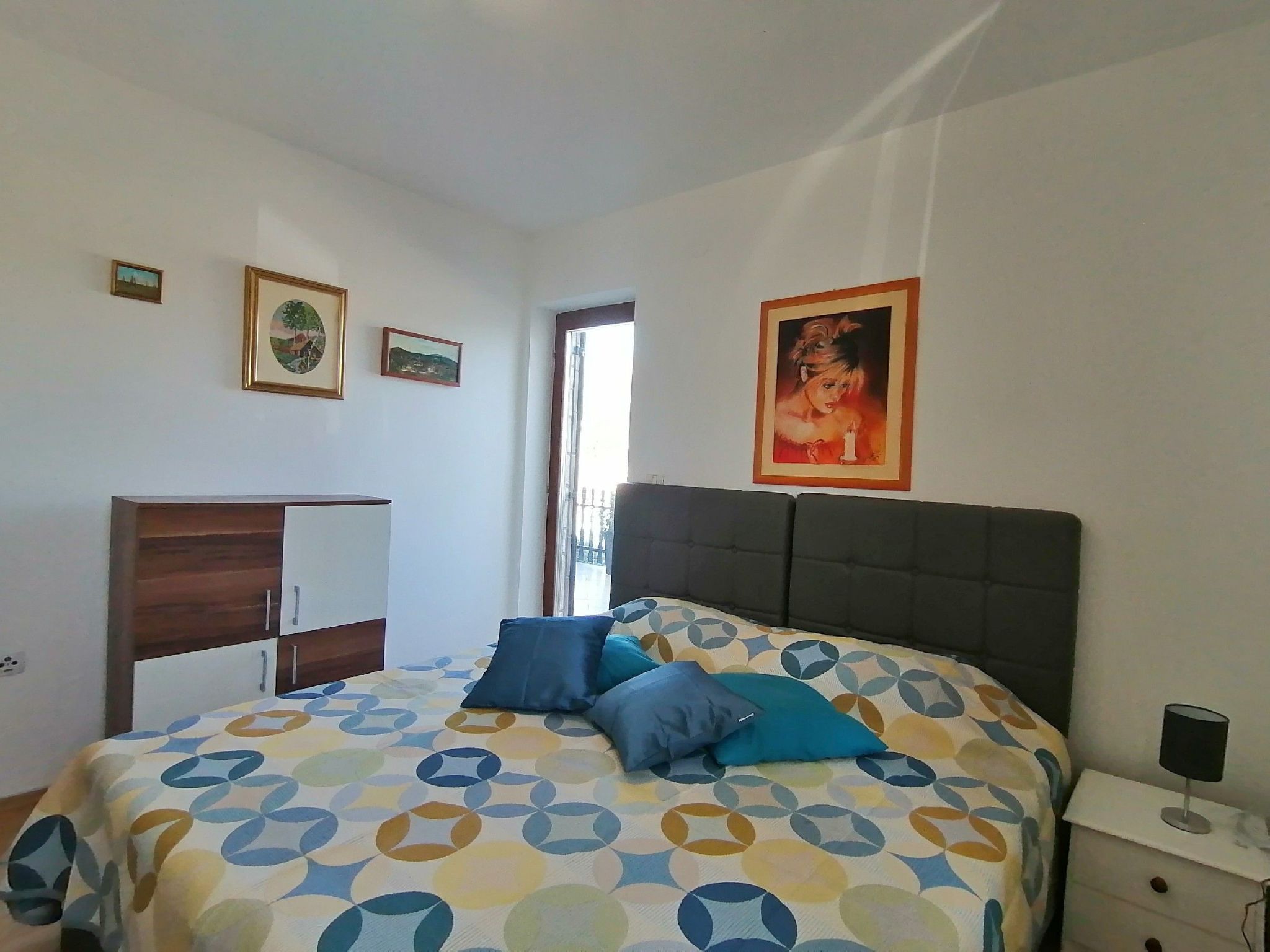 Geräumiges Ferienhaus mit 4 Schlafzimmern und privatem Pool-Drinnen