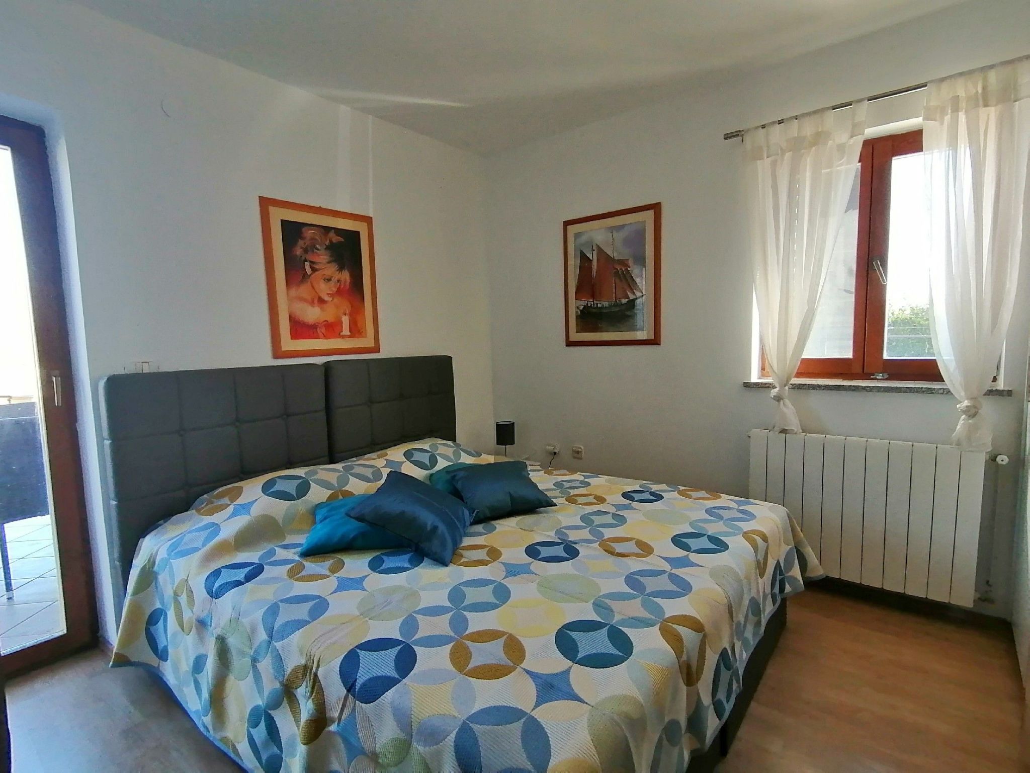 Geräumiges Ferienhaus mit 4 Schlafzimmern und privatem Pool-Drinnen