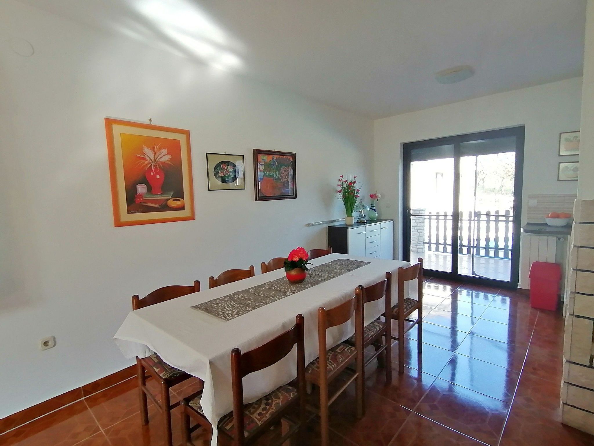 Geräumiges Ferienhaus mit 4 Schlafzimmern und privatem Pool-Drinnen