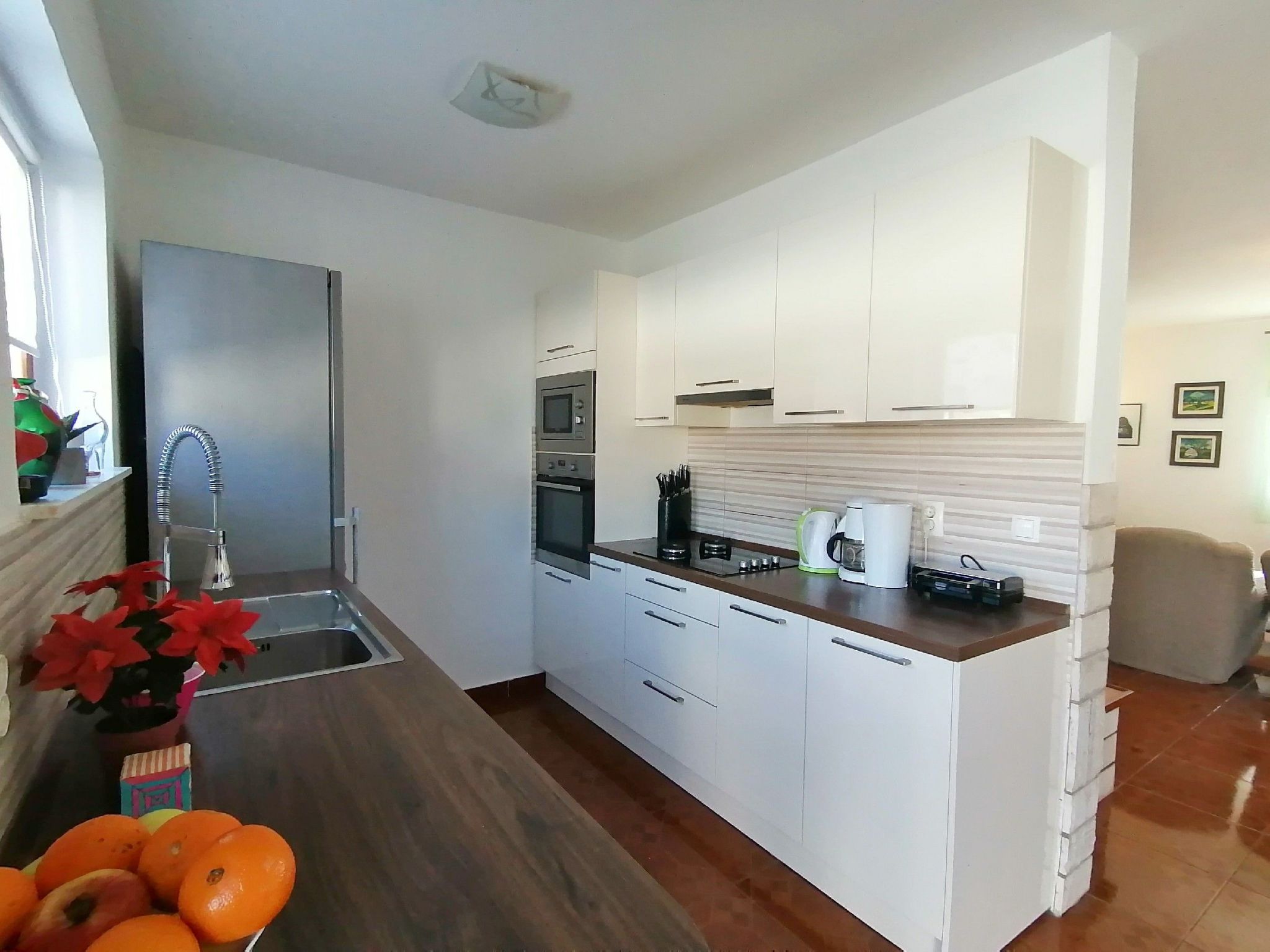 Geräumiges Ferienhaus mit 4 Schlafzimmern und privatem Pool-Drinnen