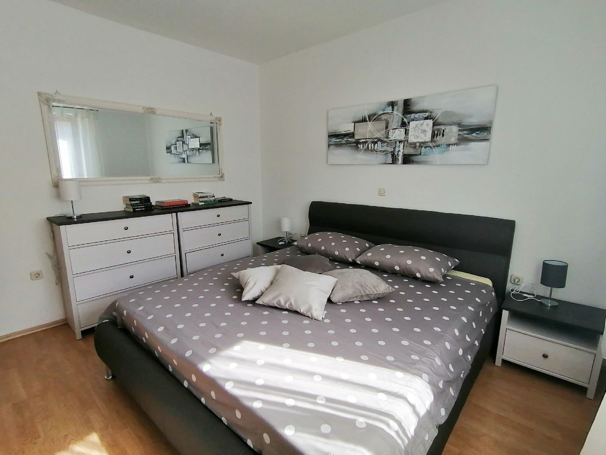 Geräumiges Ferienhaus mit 4 Schlafzimmern und privatem Pool-Drinnen