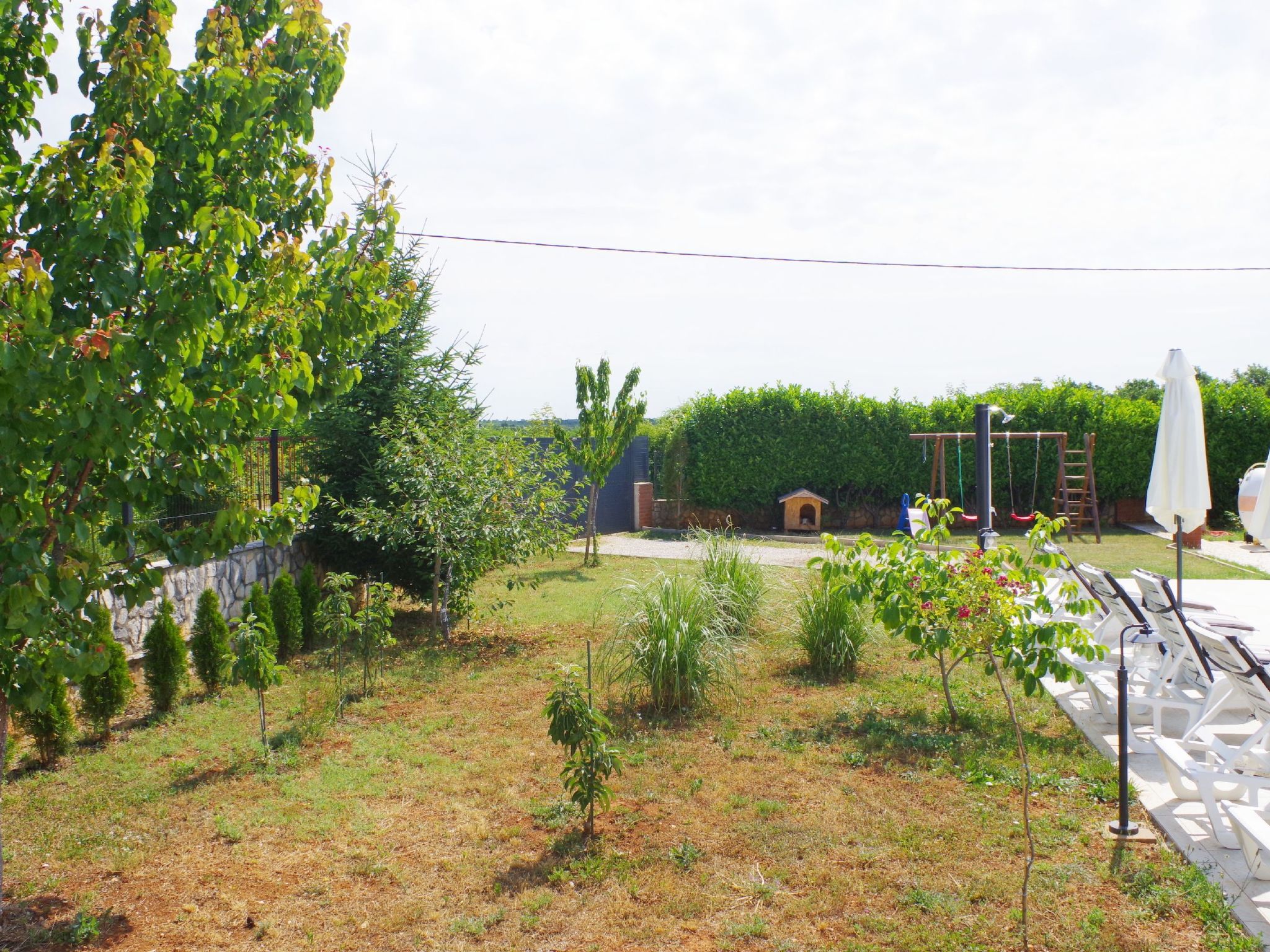 Geräumiges Ferienhaus mit 4 Schlafzimmern und privatem Pool-Image-tags.info