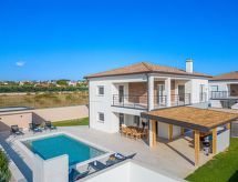 Moderne vrijstaande villa met privé-zwembad nabij Pula - thumbnail 2
