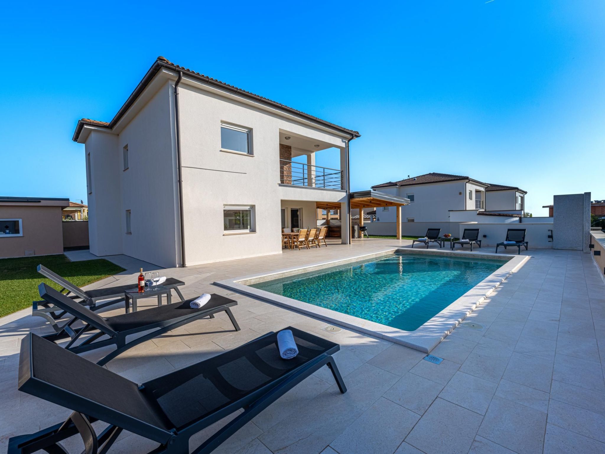 Ferienvilla "Villa Dvor" mit privatem Pool-Binnen