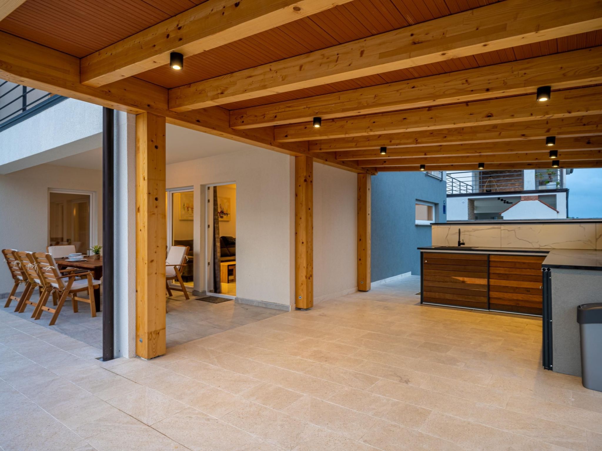 Ferienvilla "Villa Dvor" mit privatem Pool-Binnen