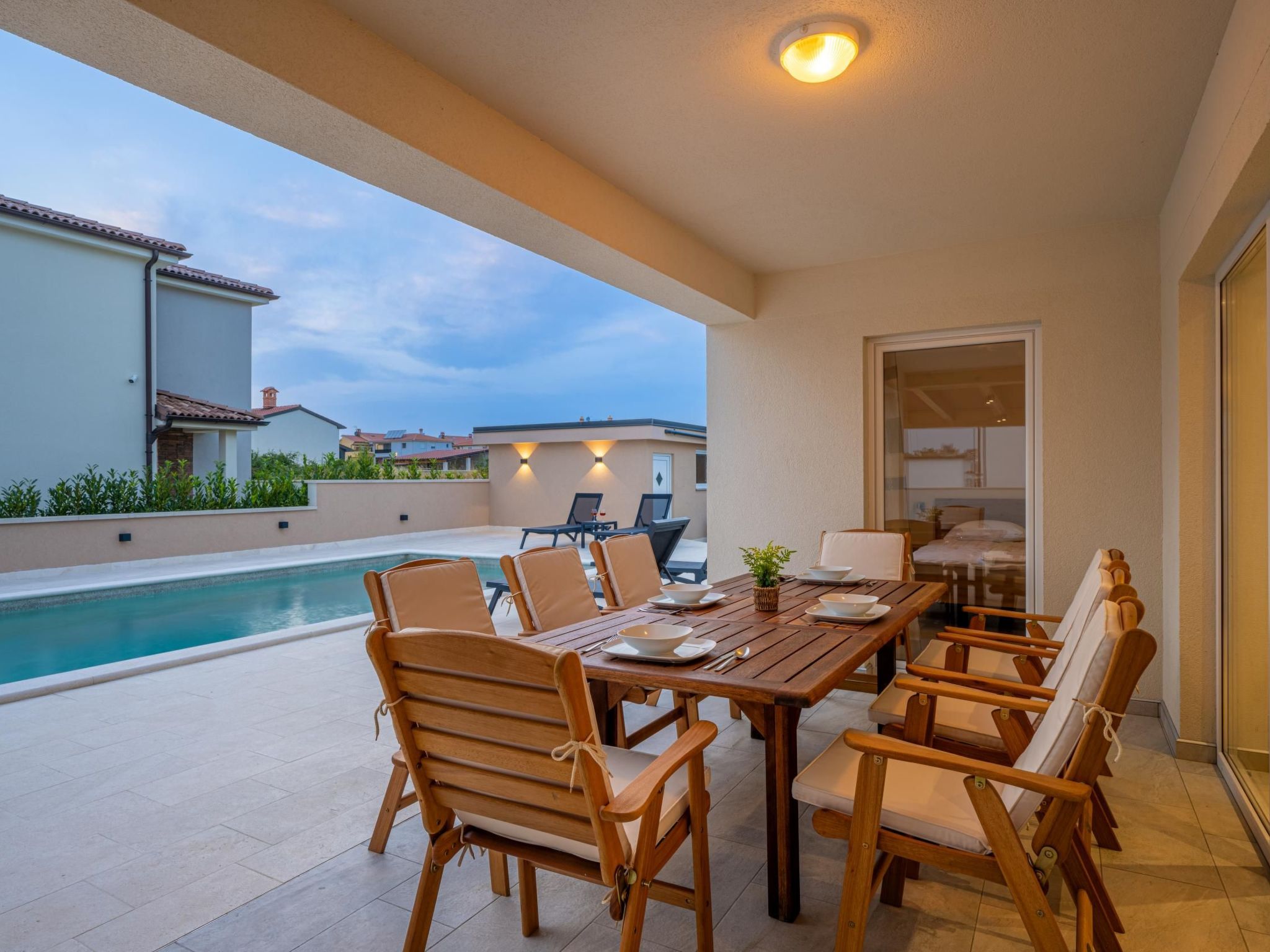 Ferienvilla "Villa Dvor" mit privatem Pool-Binnen