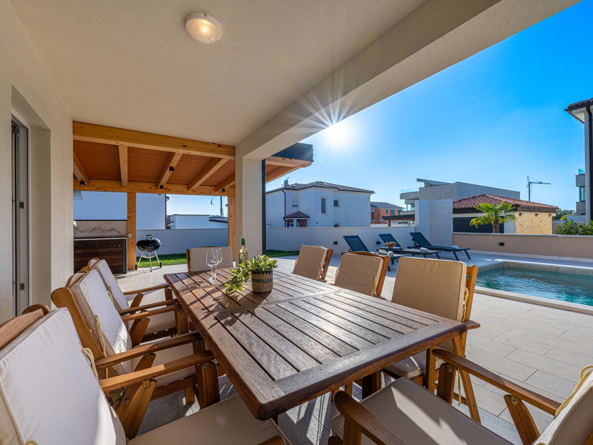 Ferienvilla "Villa Dvor" mit privatem Pool-Binnen