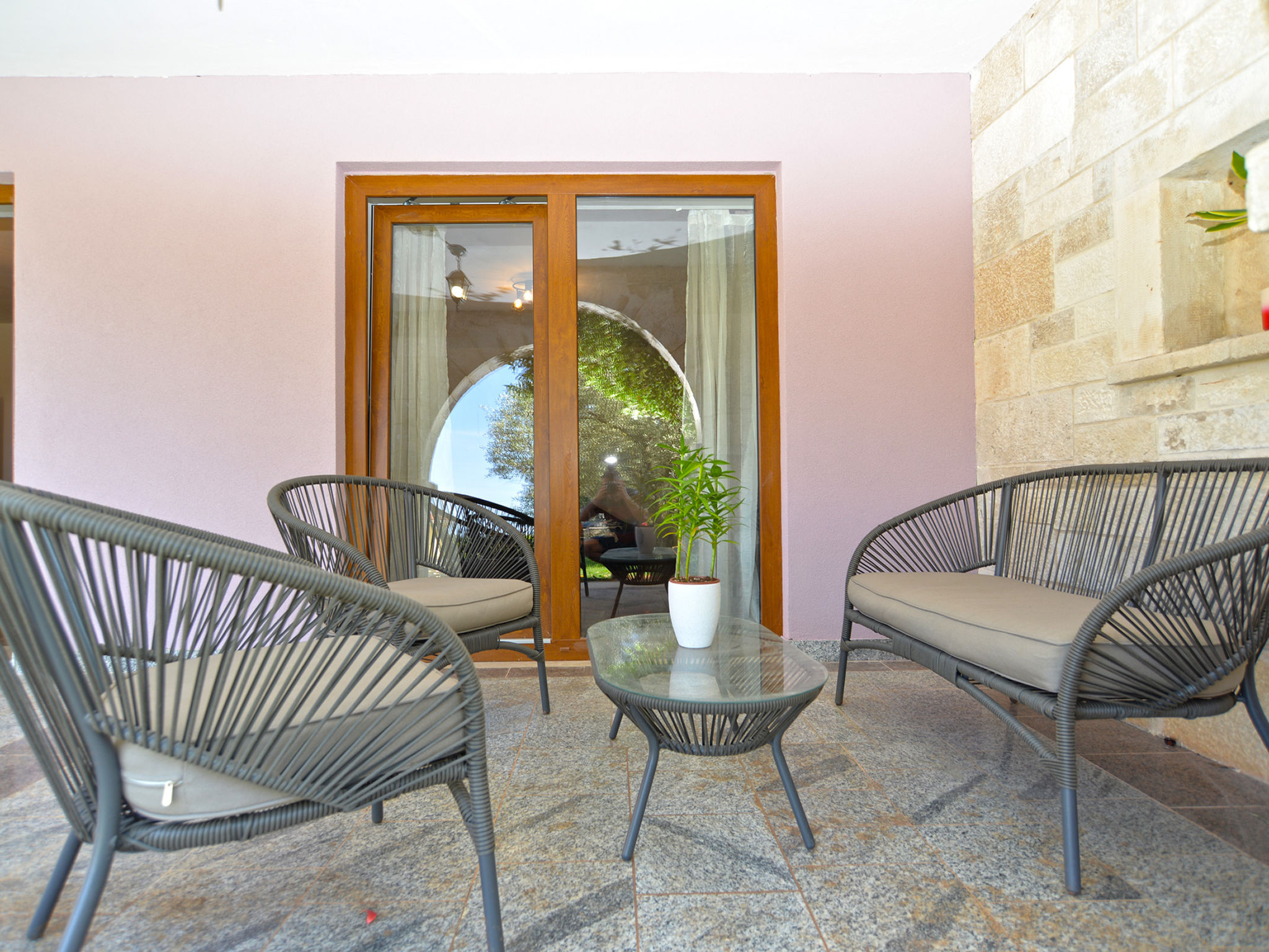 House 2136 - Outside