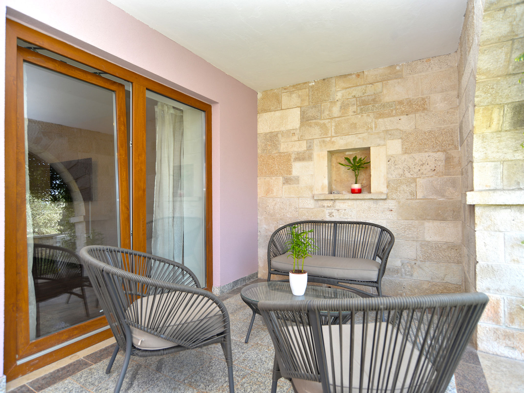 House 2136 - Outside