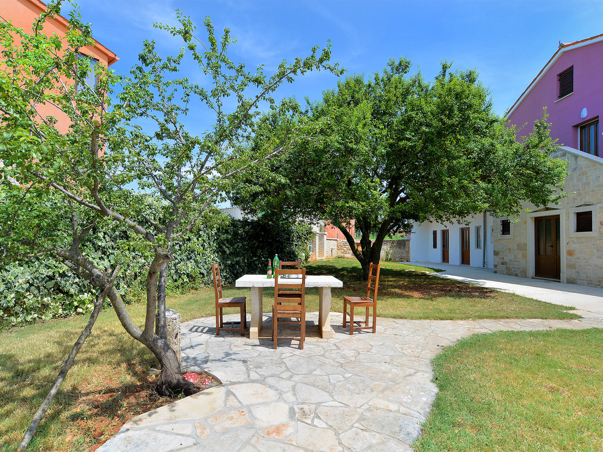 House 2136 - Outside