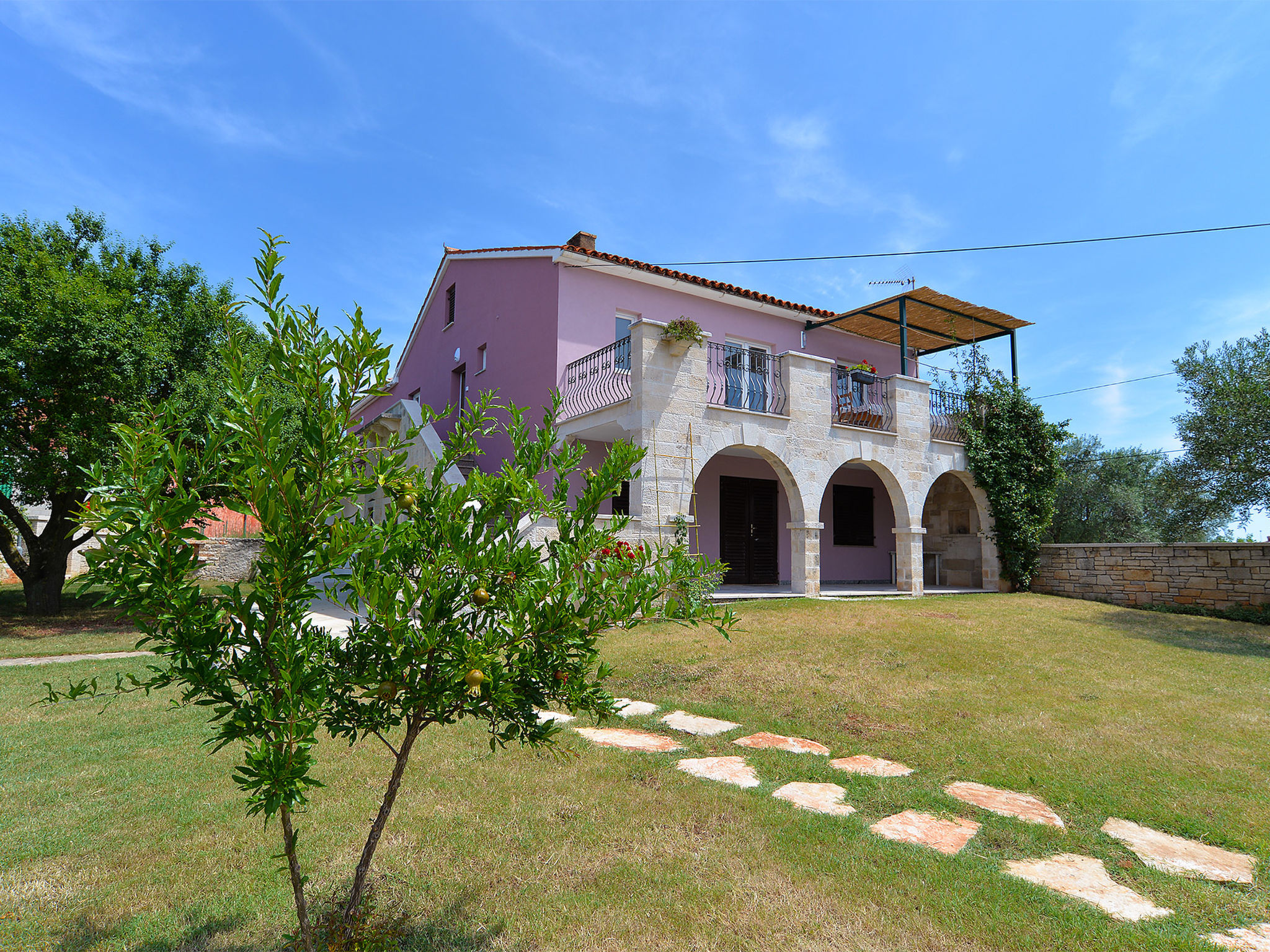 House 2136 - Outside