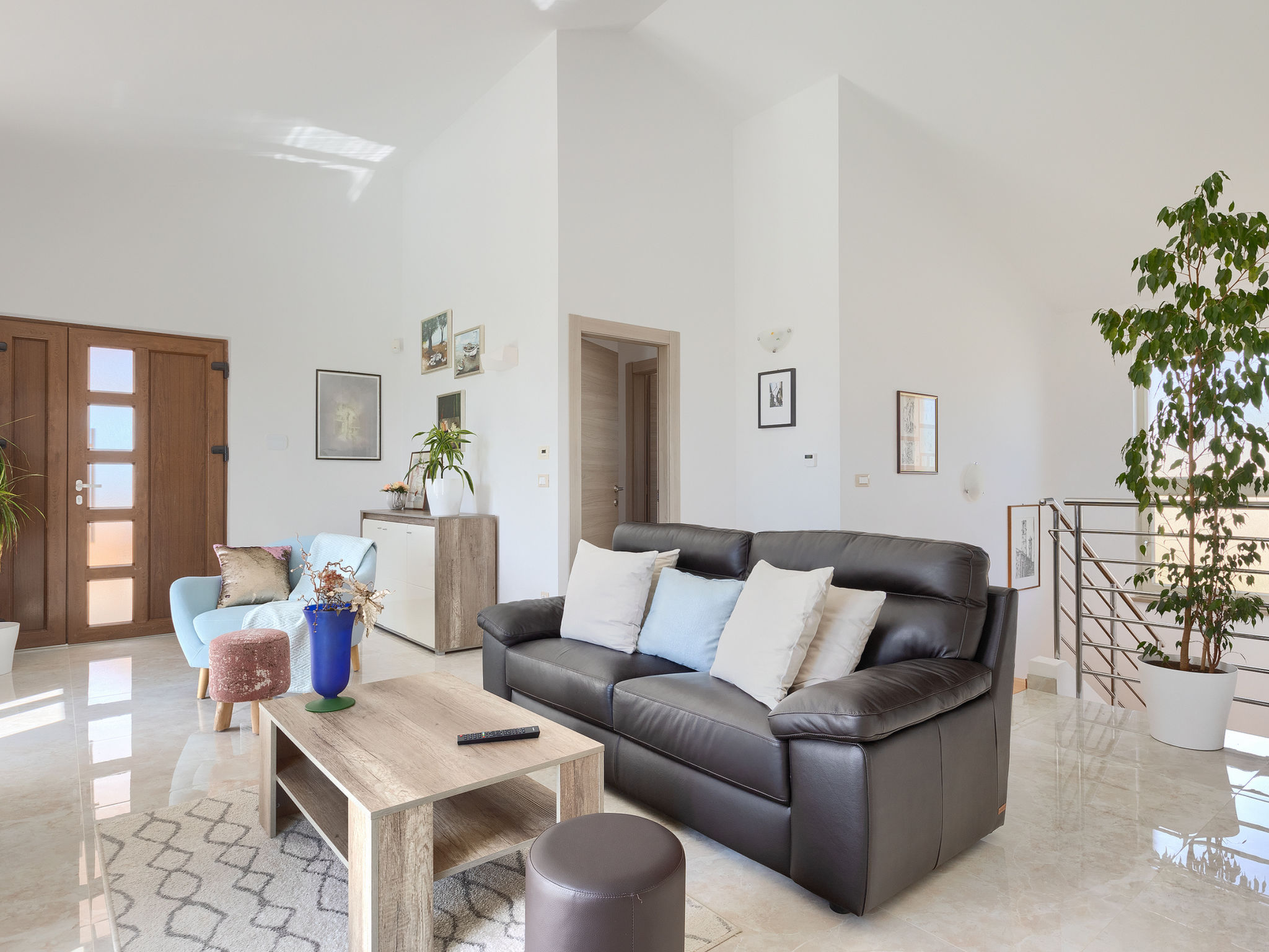 Villa Nirvana - Inside