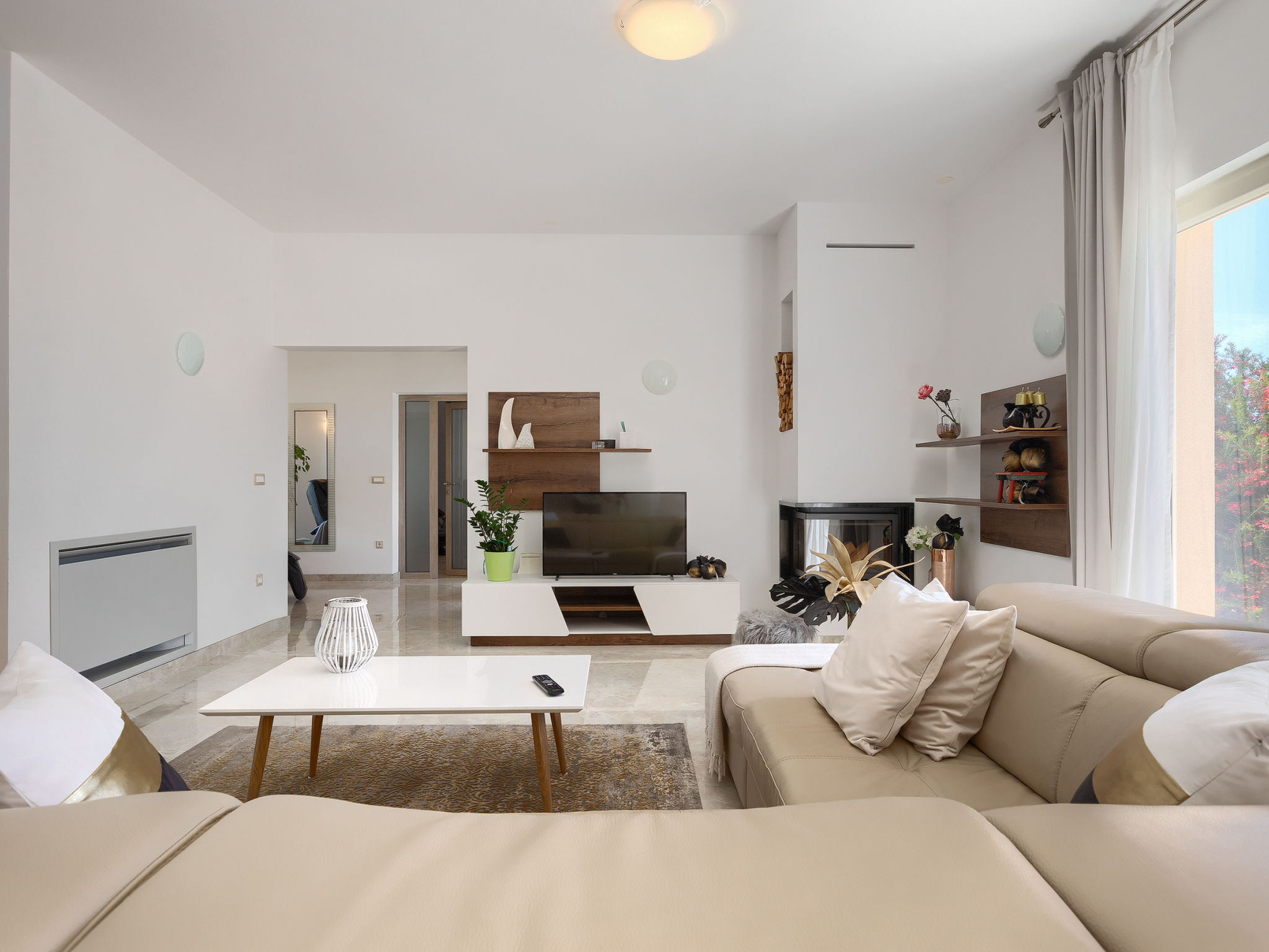 Villa Nirvana - Inside