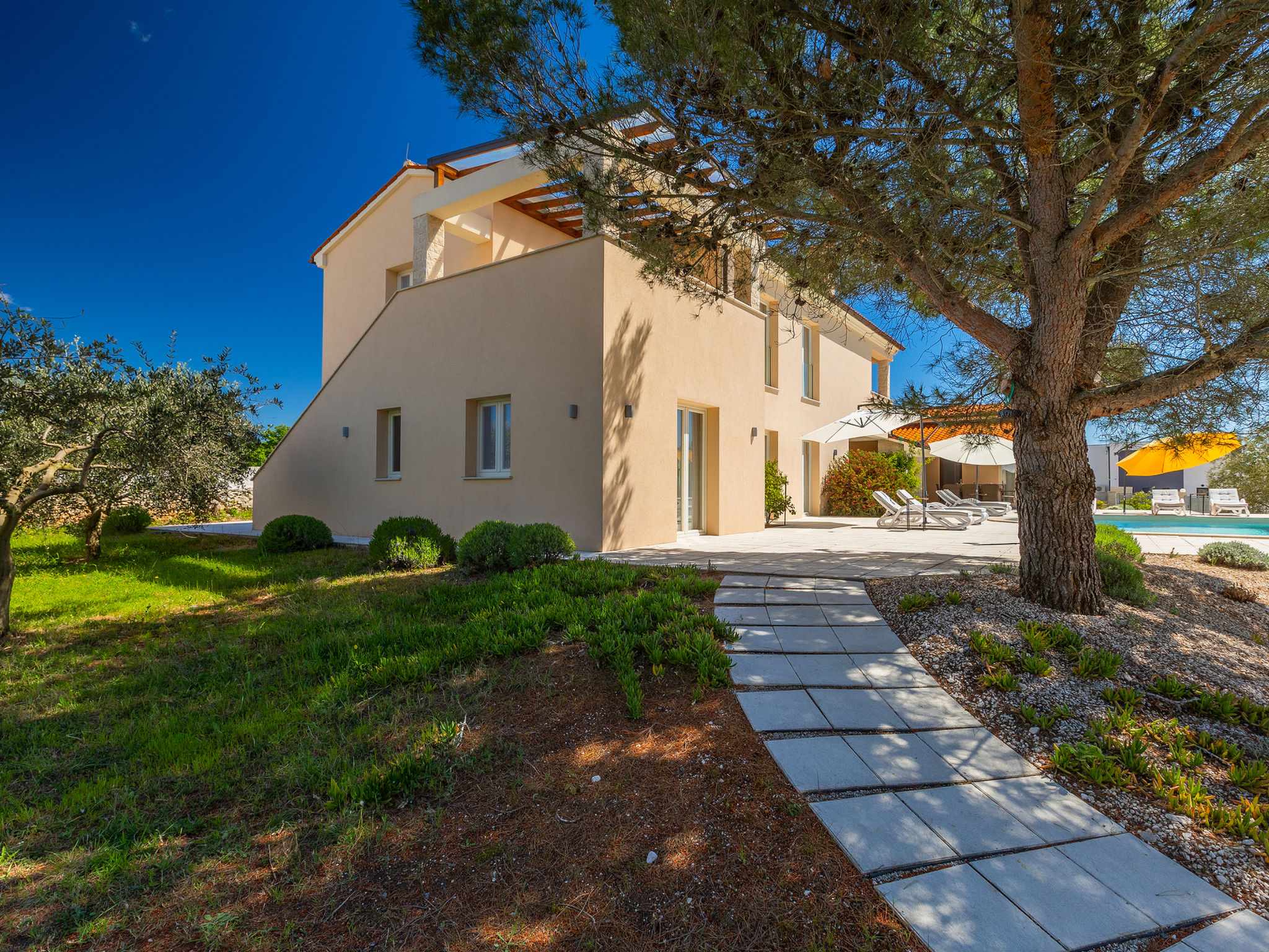 Villa Nirvana - Outside