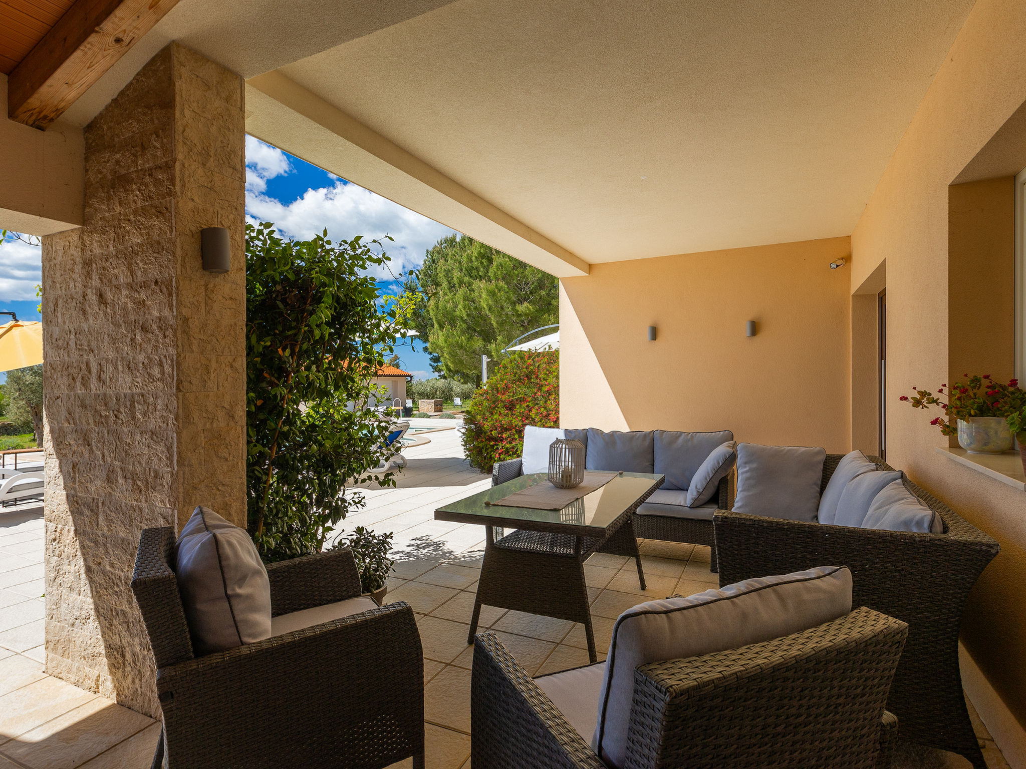 Villa Nirvana - Inside
