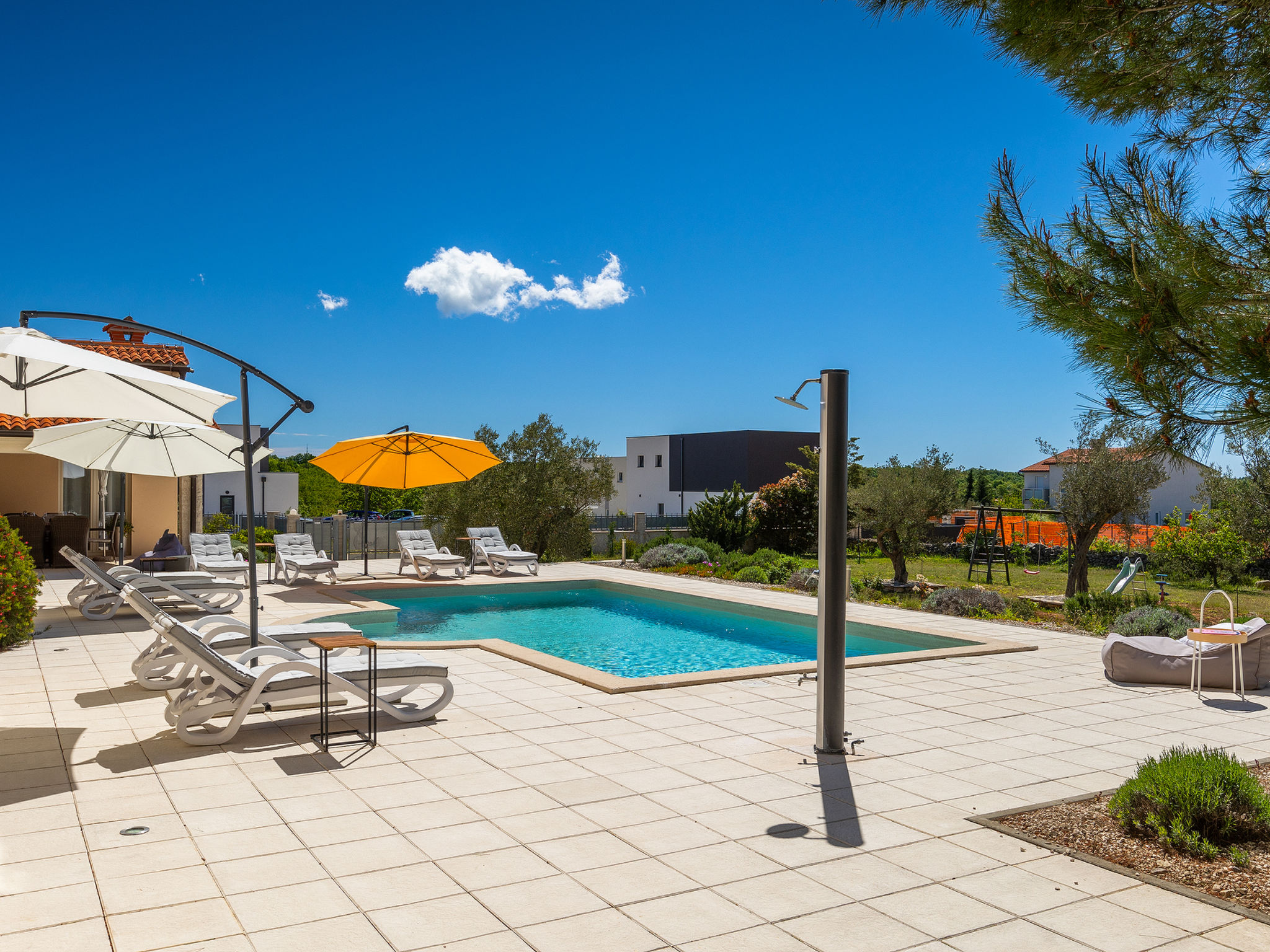 Villa Nirvana - Outside