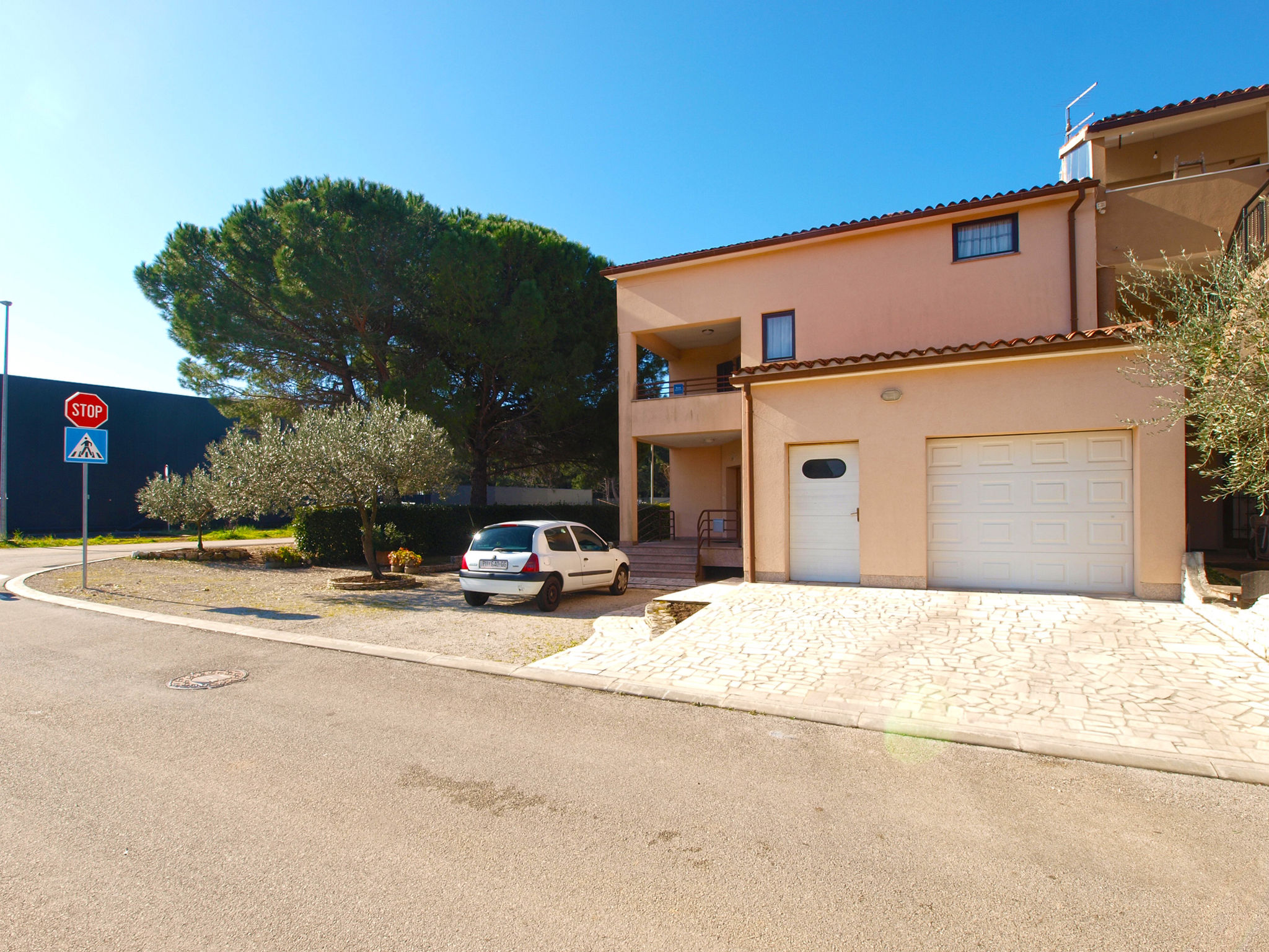 Photo of Apartment 2011