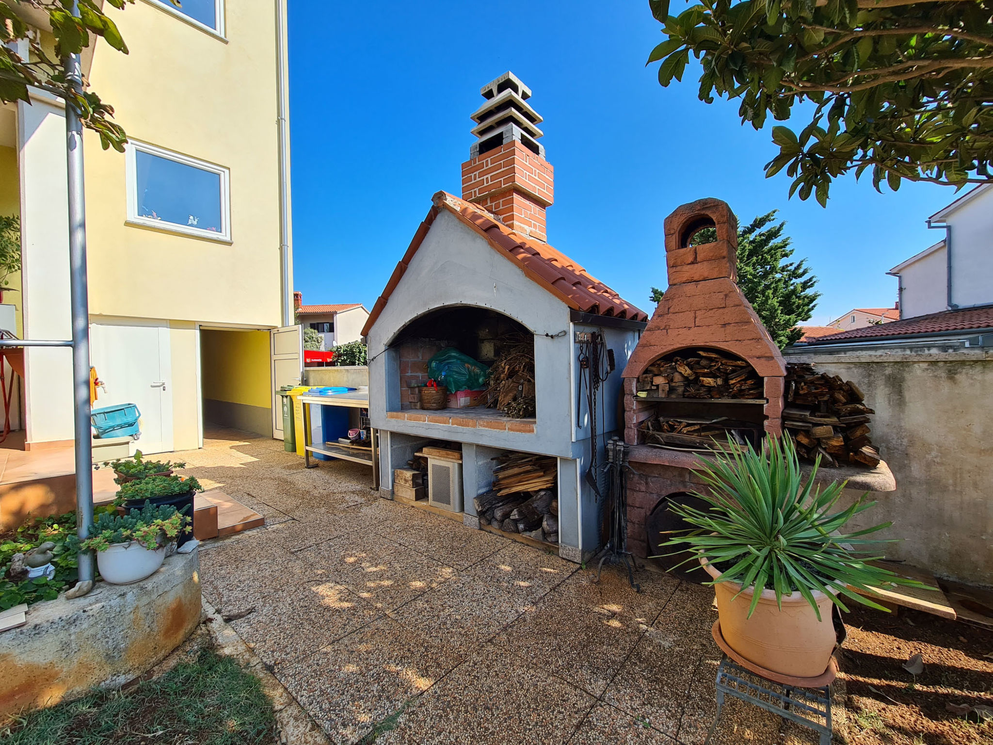 Apartment 1272