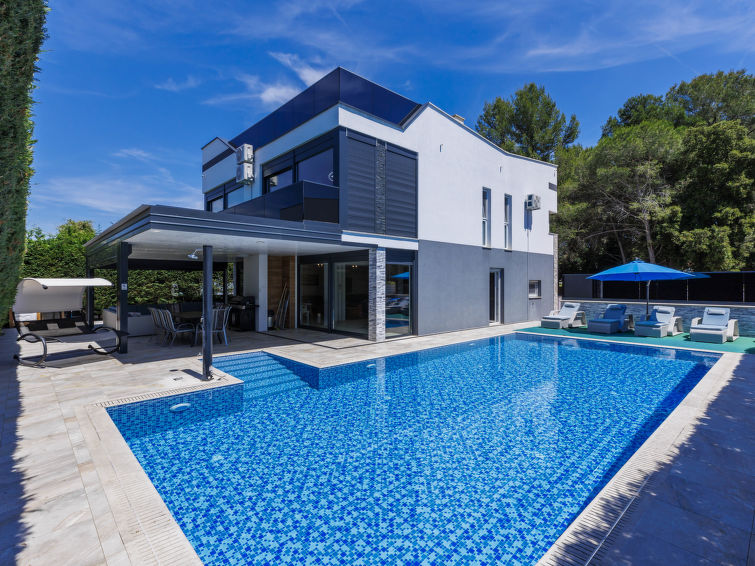 Villa Rial 2 in Fažana met privézwembad en zeezicht in Fažana