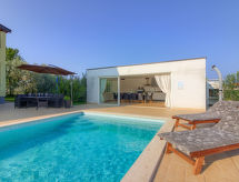 Villa Rampic: Ruim vakantiehuis met privézwembad in Fažana, Istrië - thumbnail 1