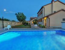 Villa Valbandon: Privé-oase met zwembad op 300m van zee in Fažana - thumbnail 1