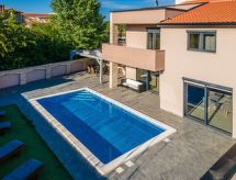 Villa Nika: Moderne Vrijstaande Villa met Privézwembad op 1 km van Zee in Fažana - thumbnail 3
