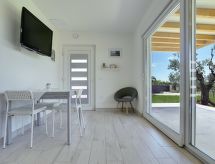 Casetta Maria: Vrijstaand vakantiehuis met grote tuin op 1,8 km van zee in Fažana - thumbnail 4