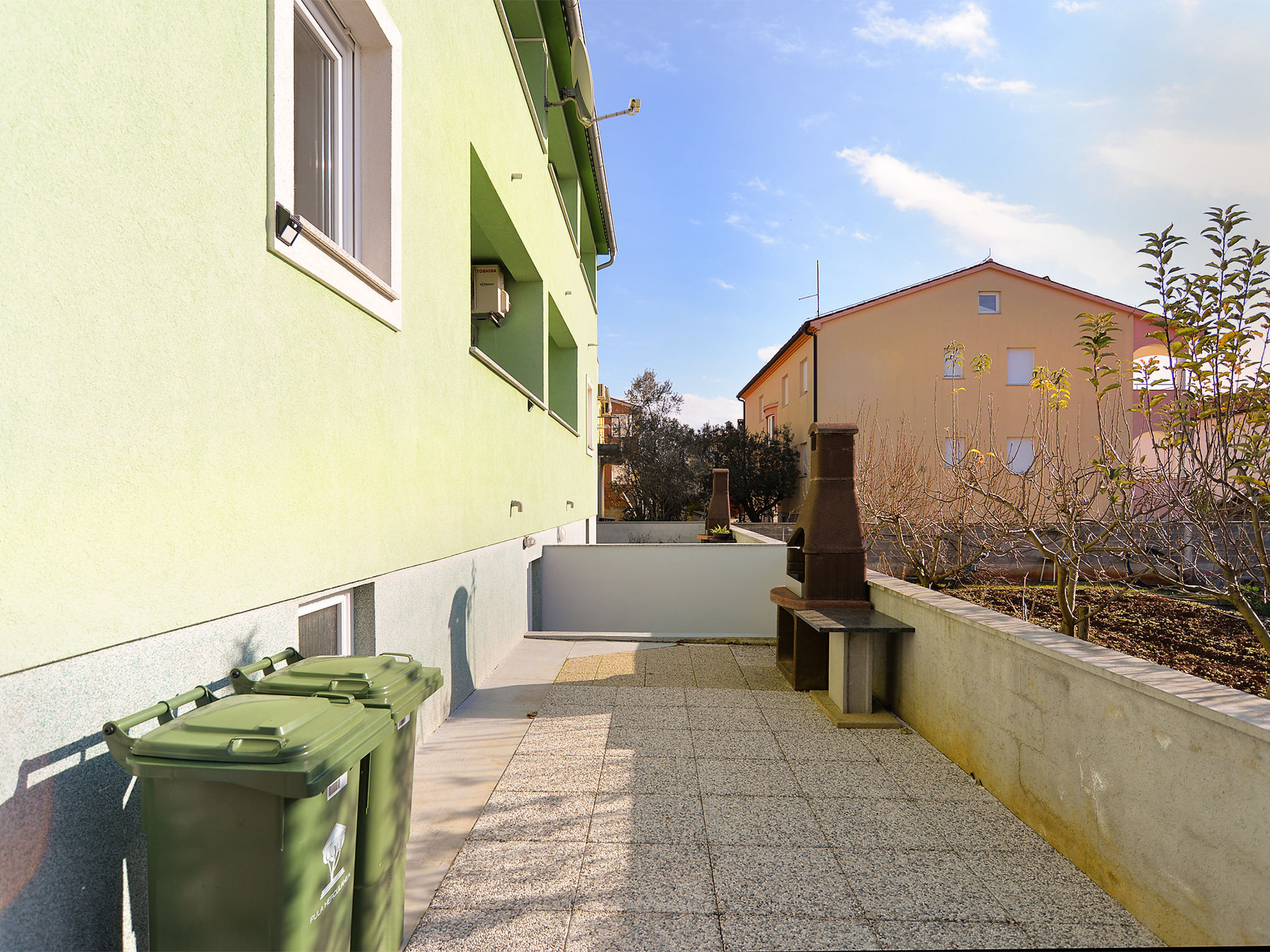 Photo of Apartment 1989