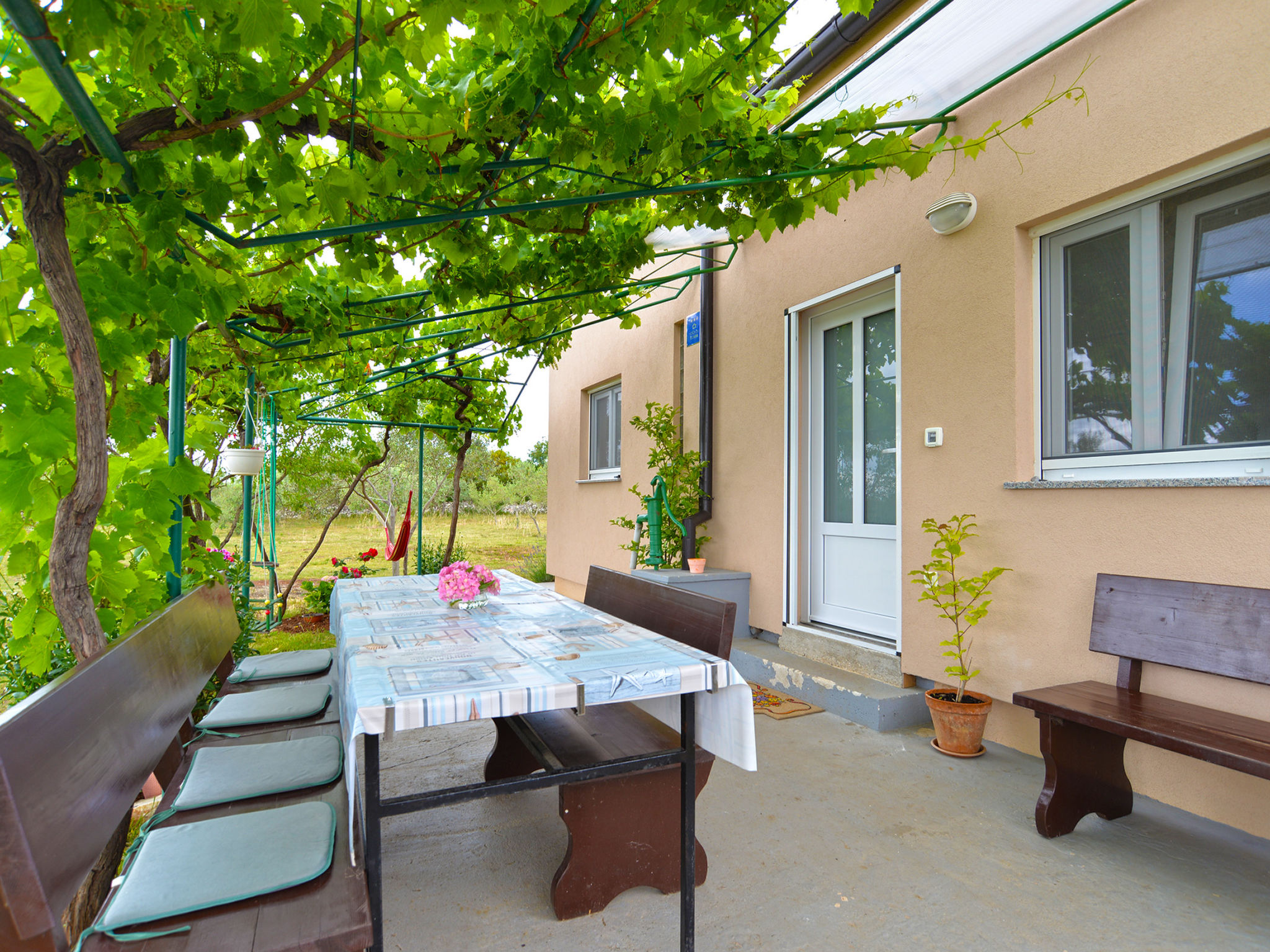 House 1691 - Outside