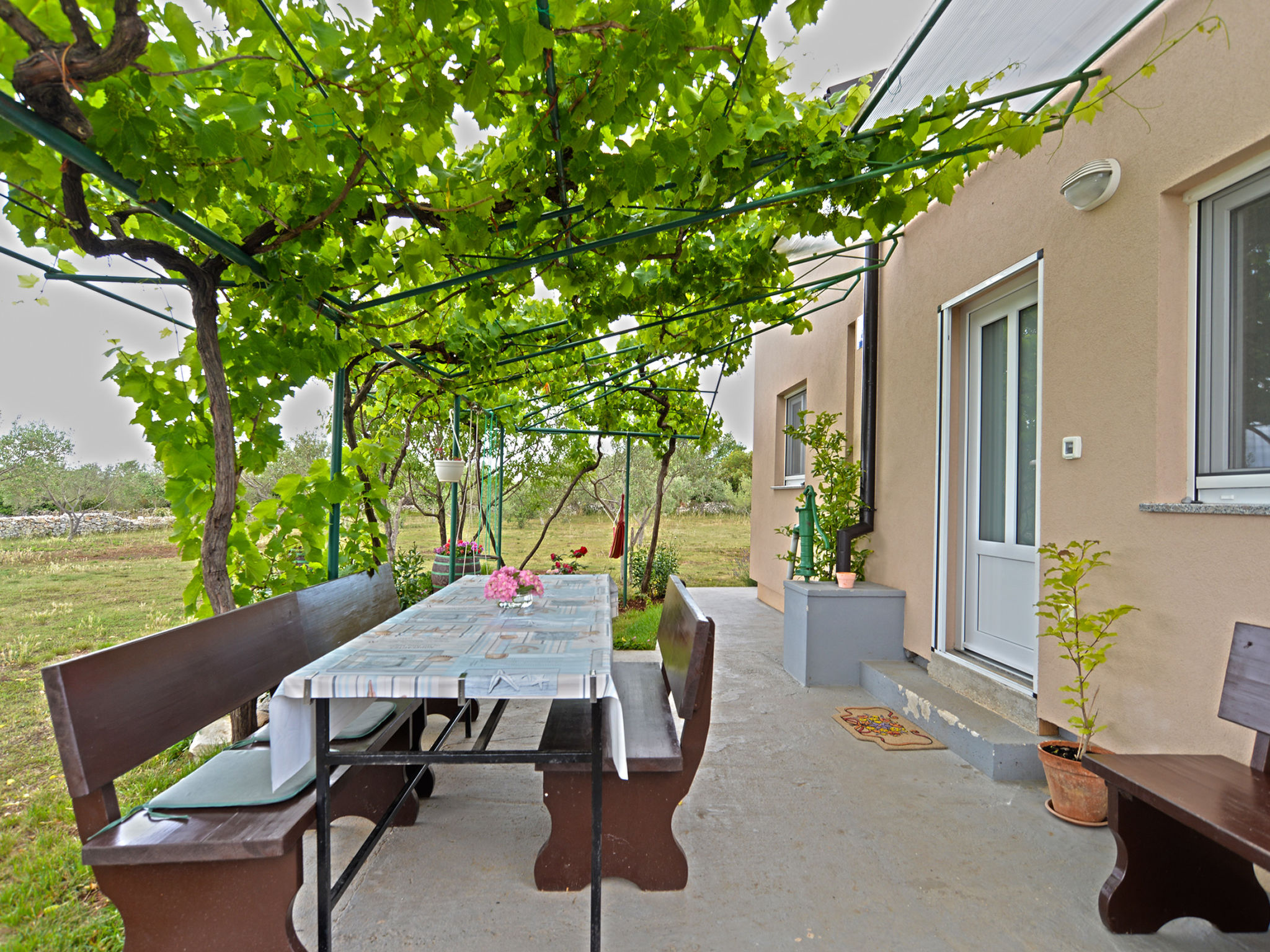 House 1691 - Outside