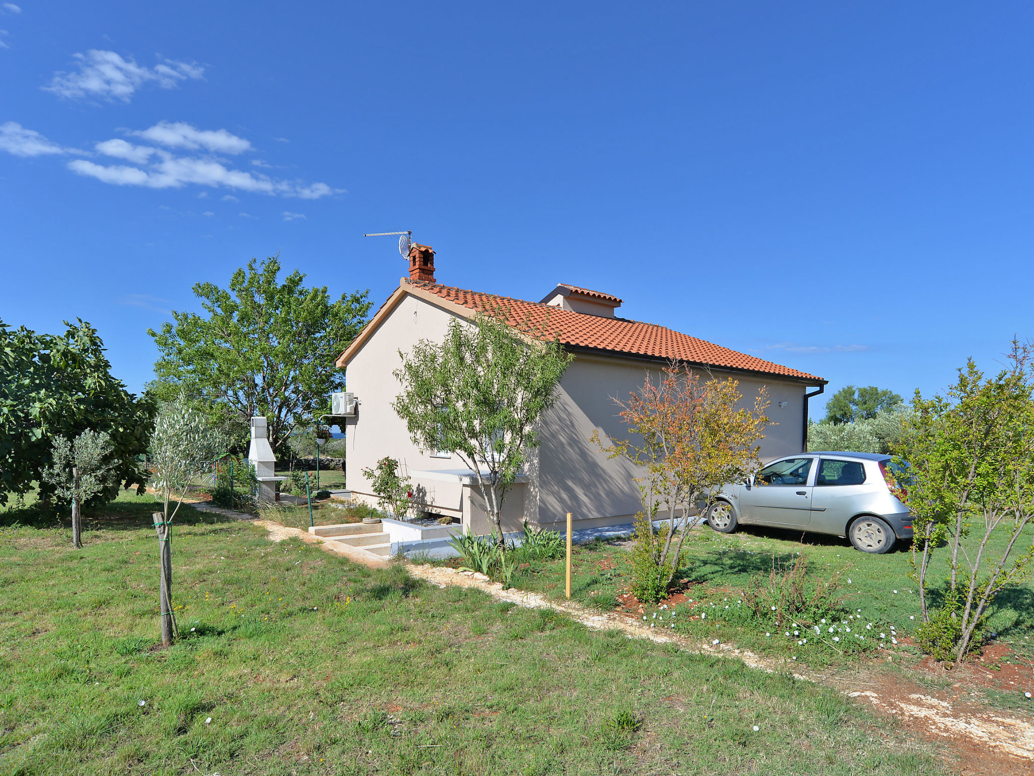 House 1691 - Outside