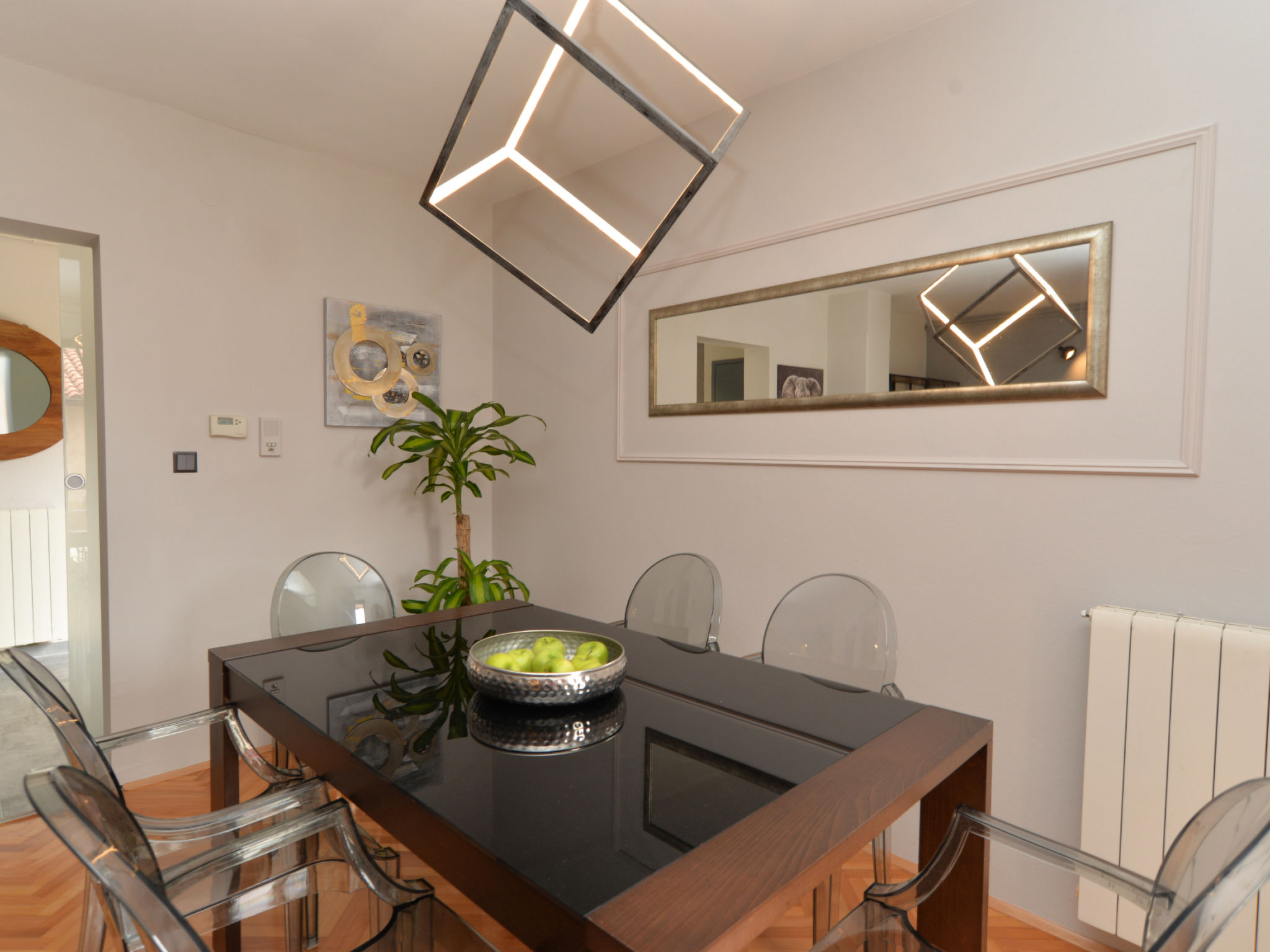 House 843 - Inside
