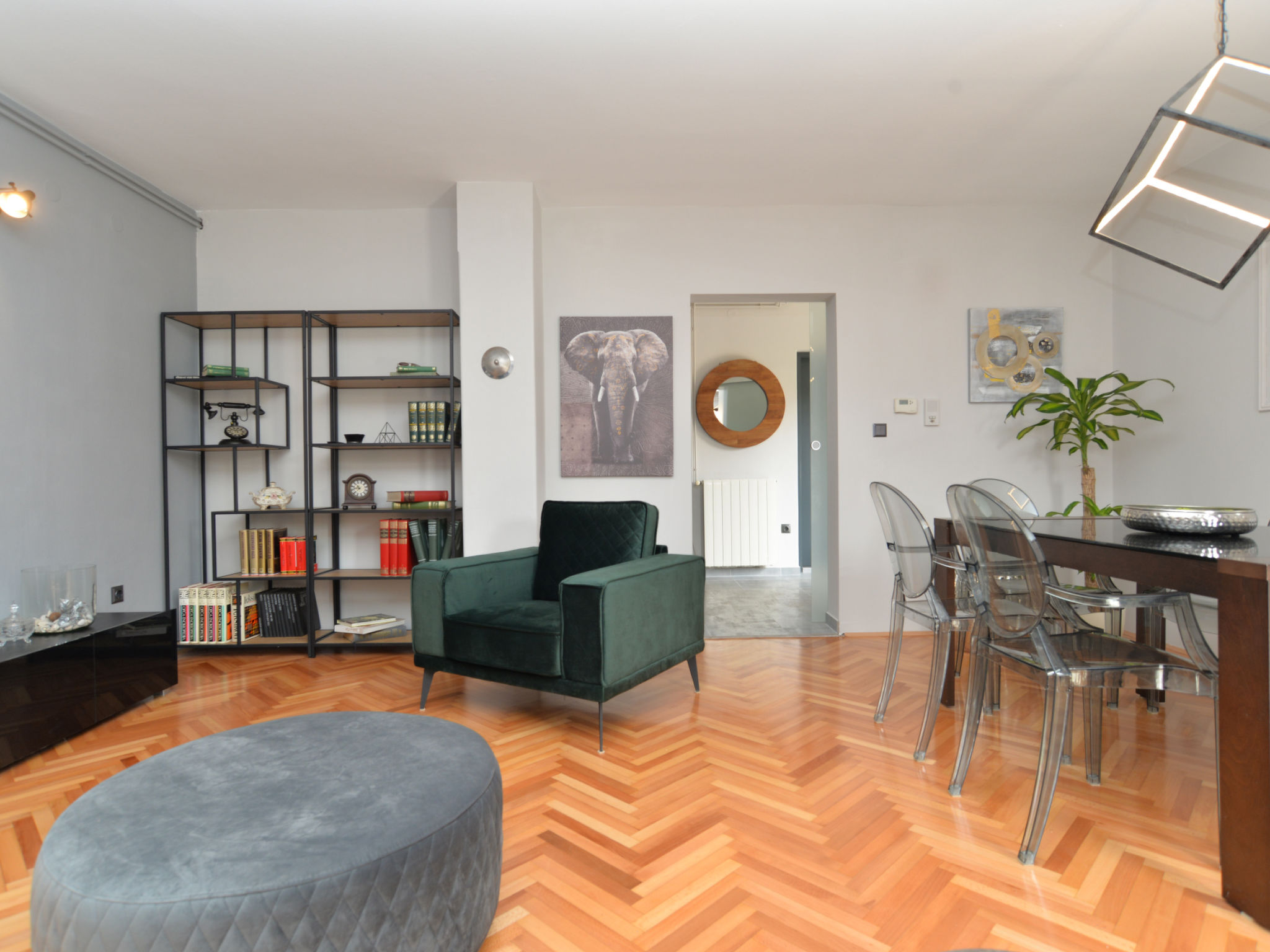 House 843 - Inside