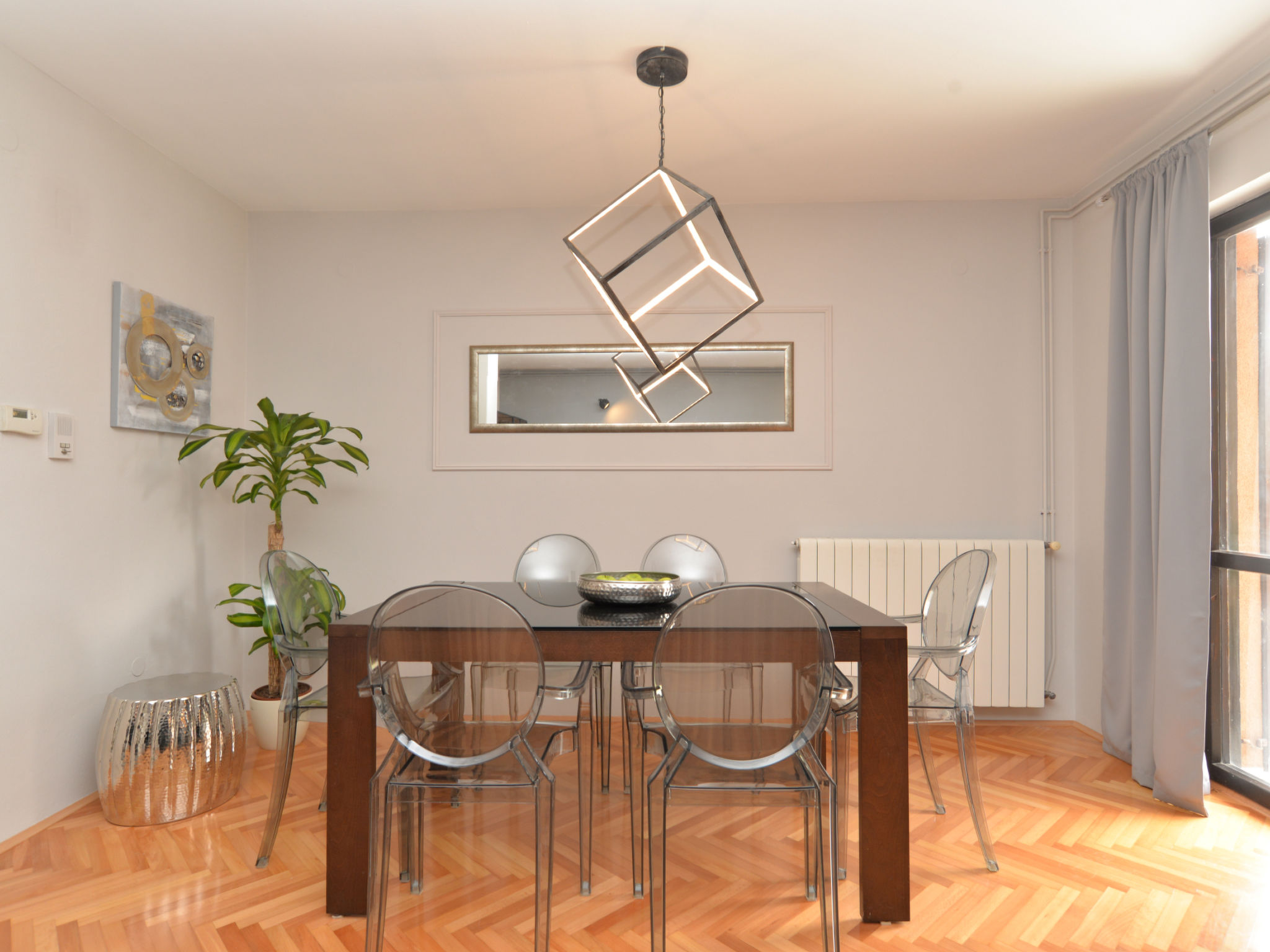 House 843 - Inside