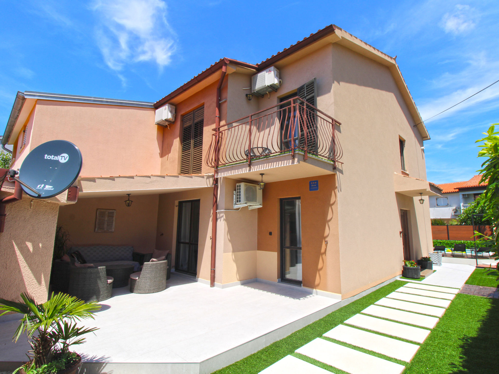 House 843