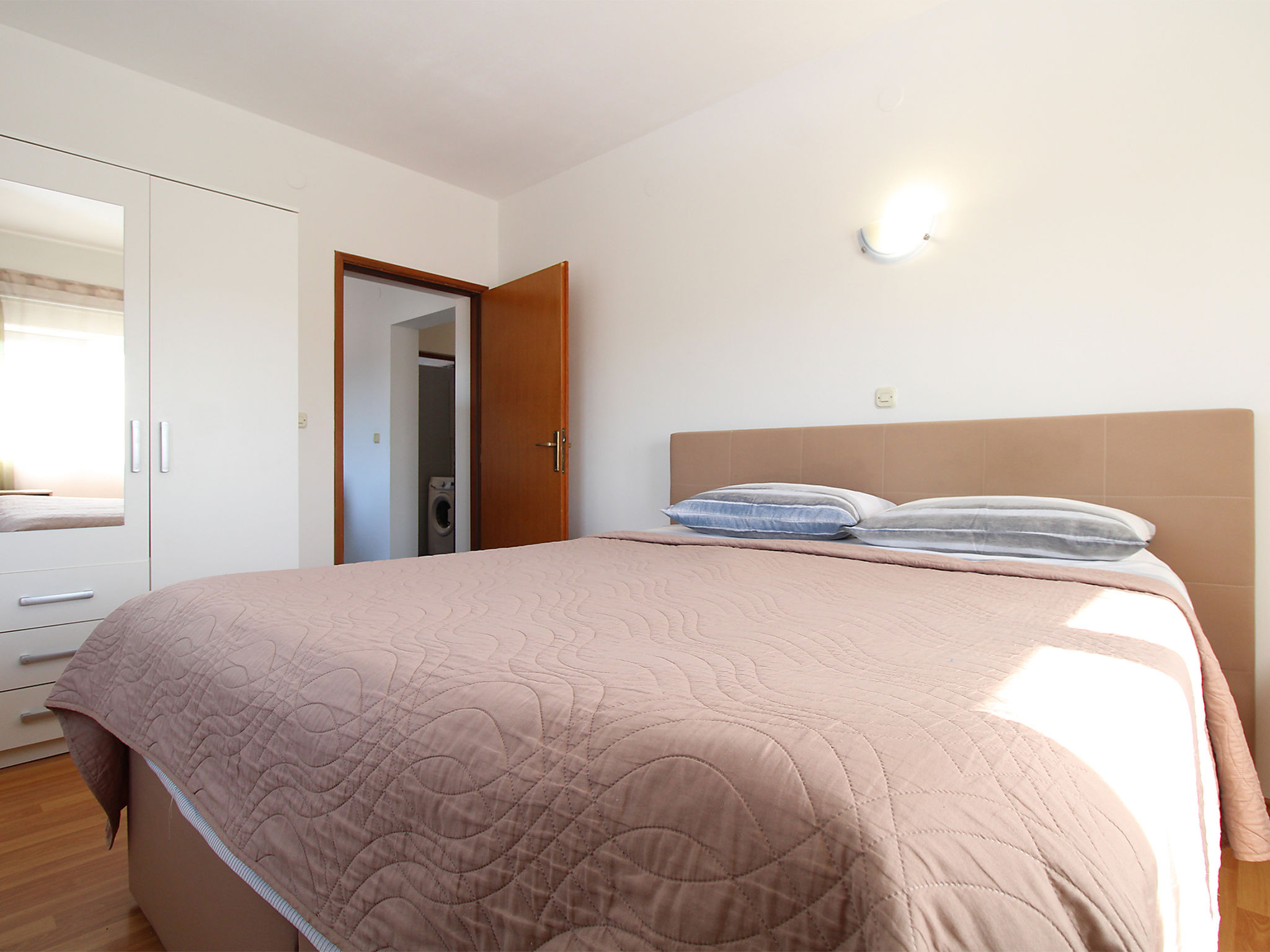Apartment 1008 - Inside