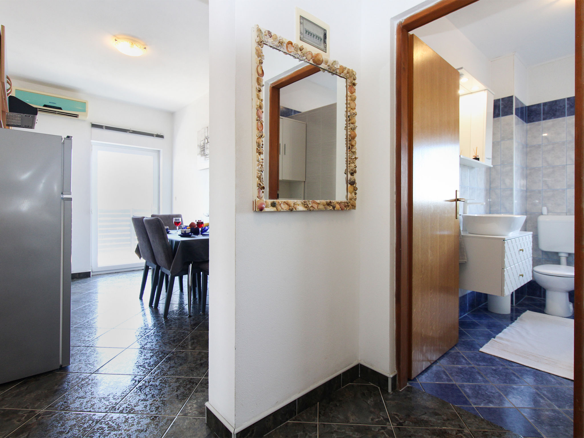 Apartment 1008 - Inside