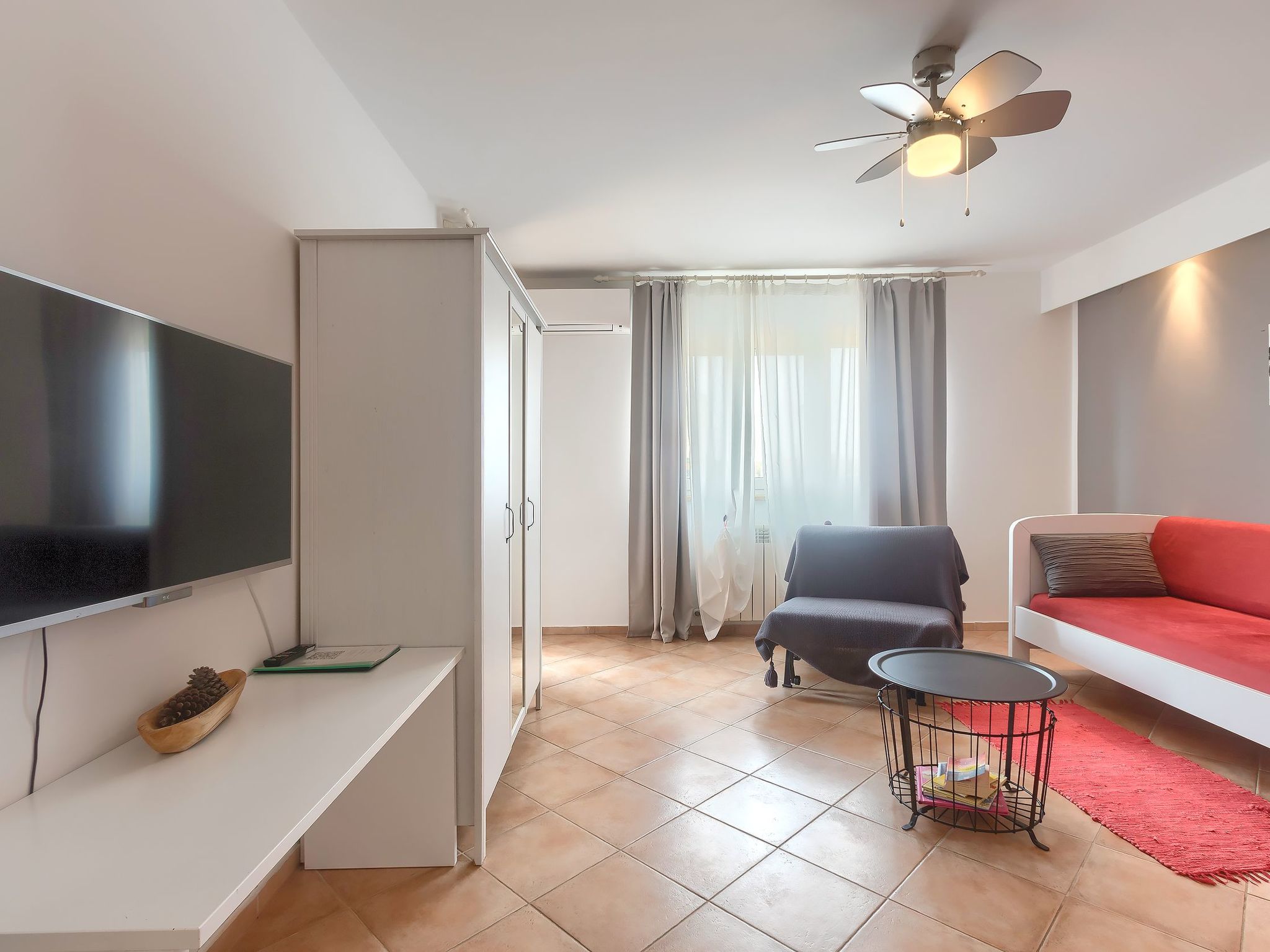 Wohnung in Fažana mit gemeinsamem Pool und Garten-Binnen