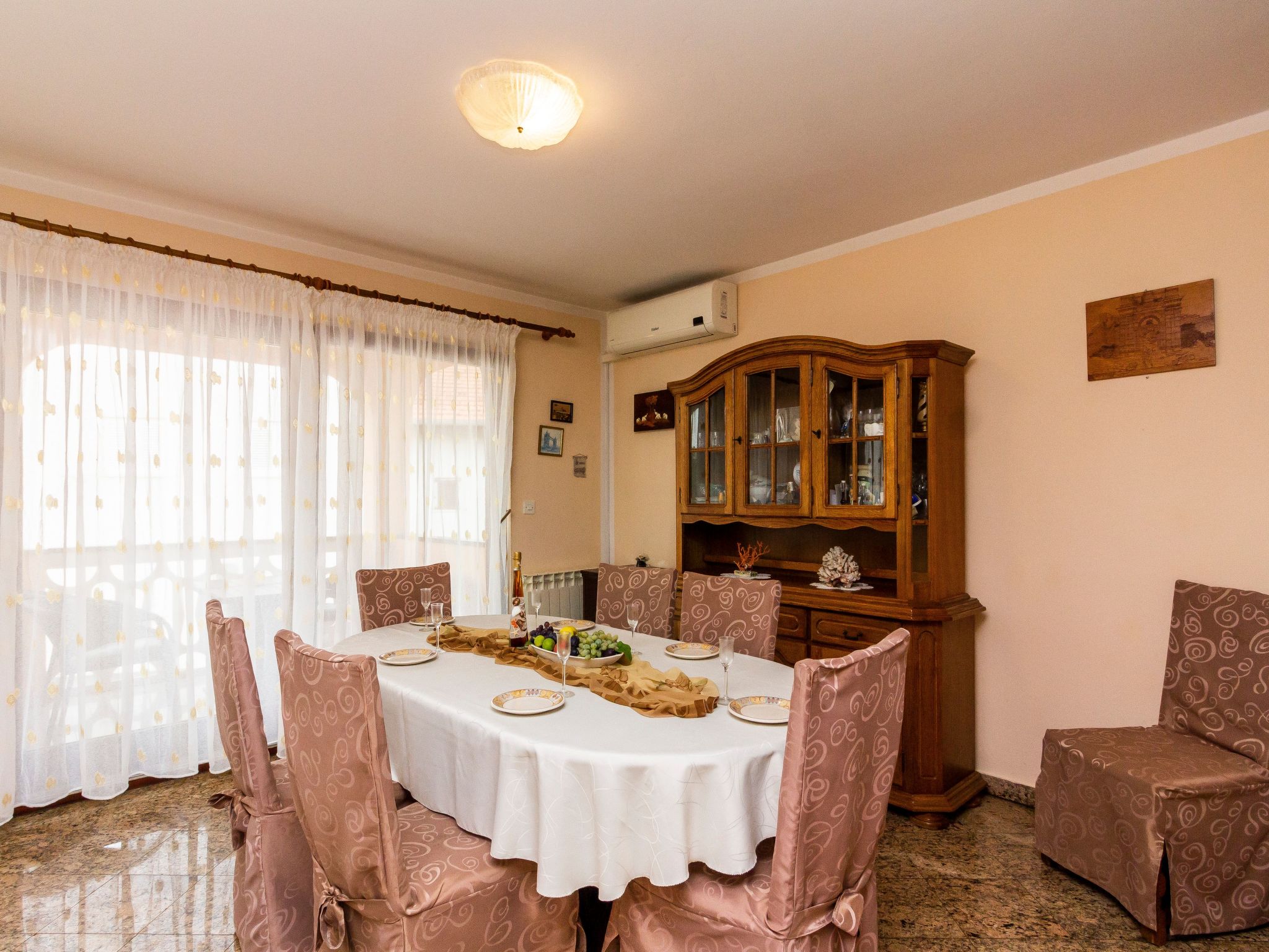 Wohnung in Fažana mit Grill, Garten und Terrasse-Binnen