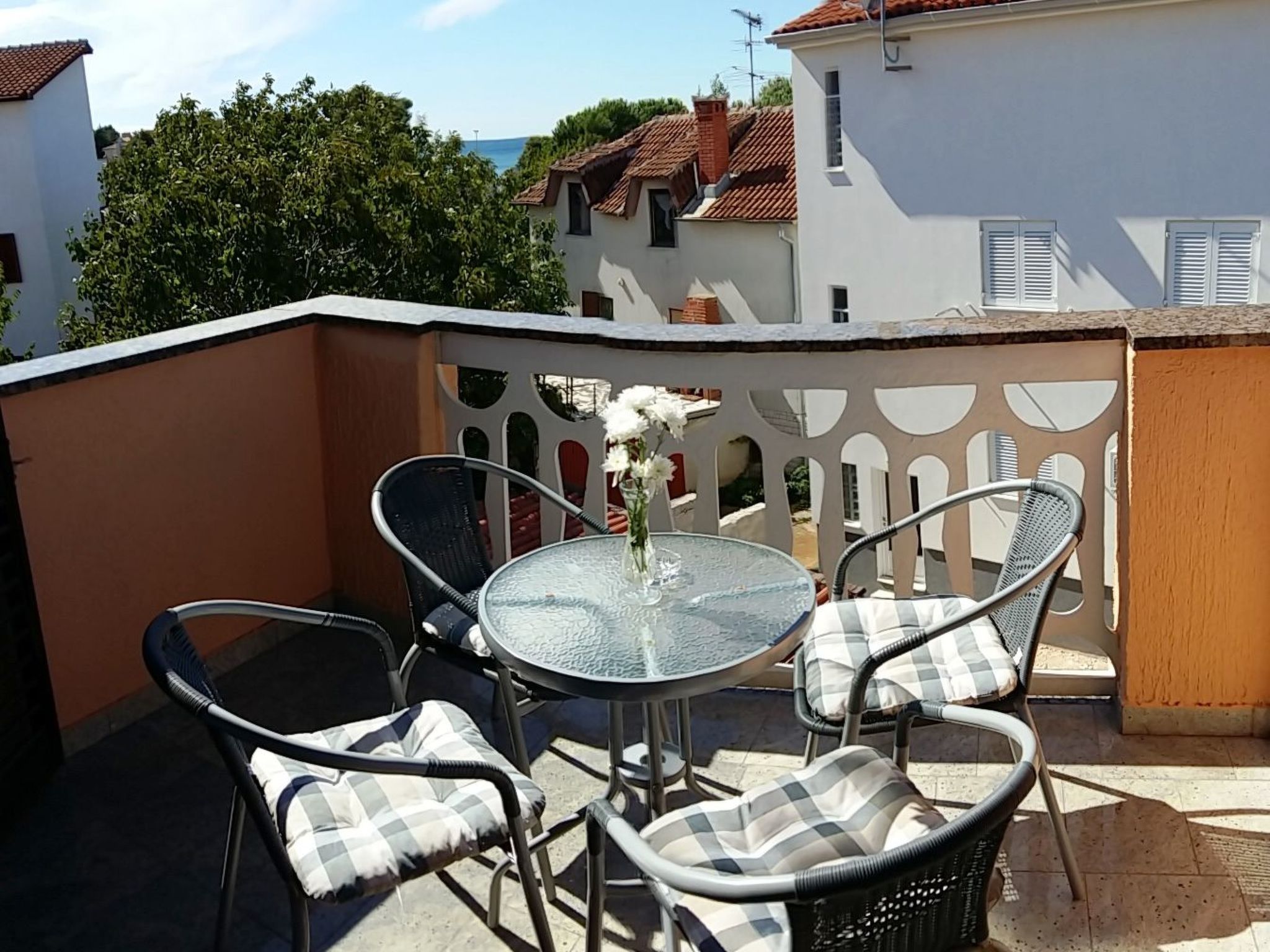 Ferienappartement Edi mit zwei Balkonen-Binnen