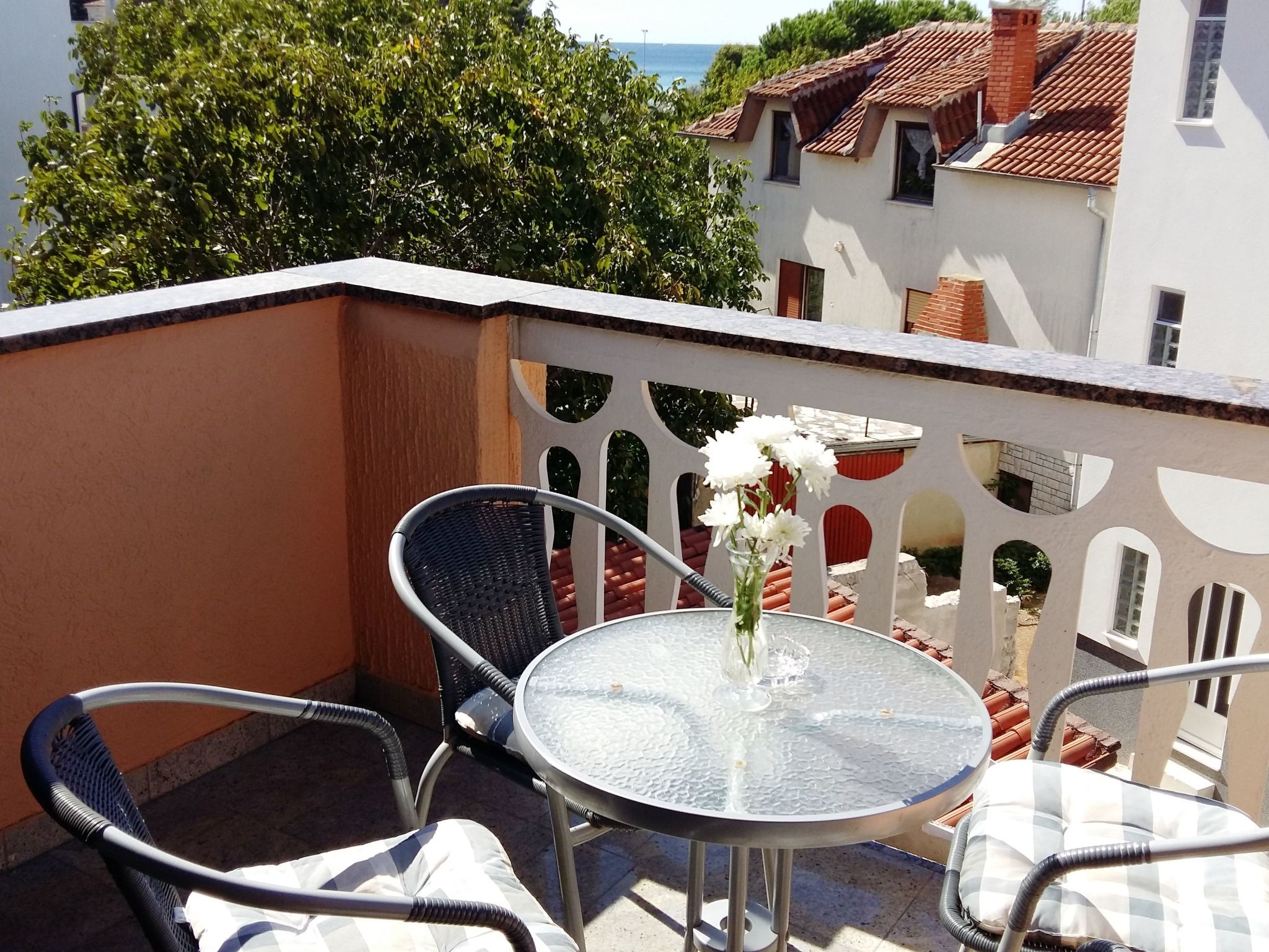 Ferienappartement Edi mit zwei Balkonen-Binnen