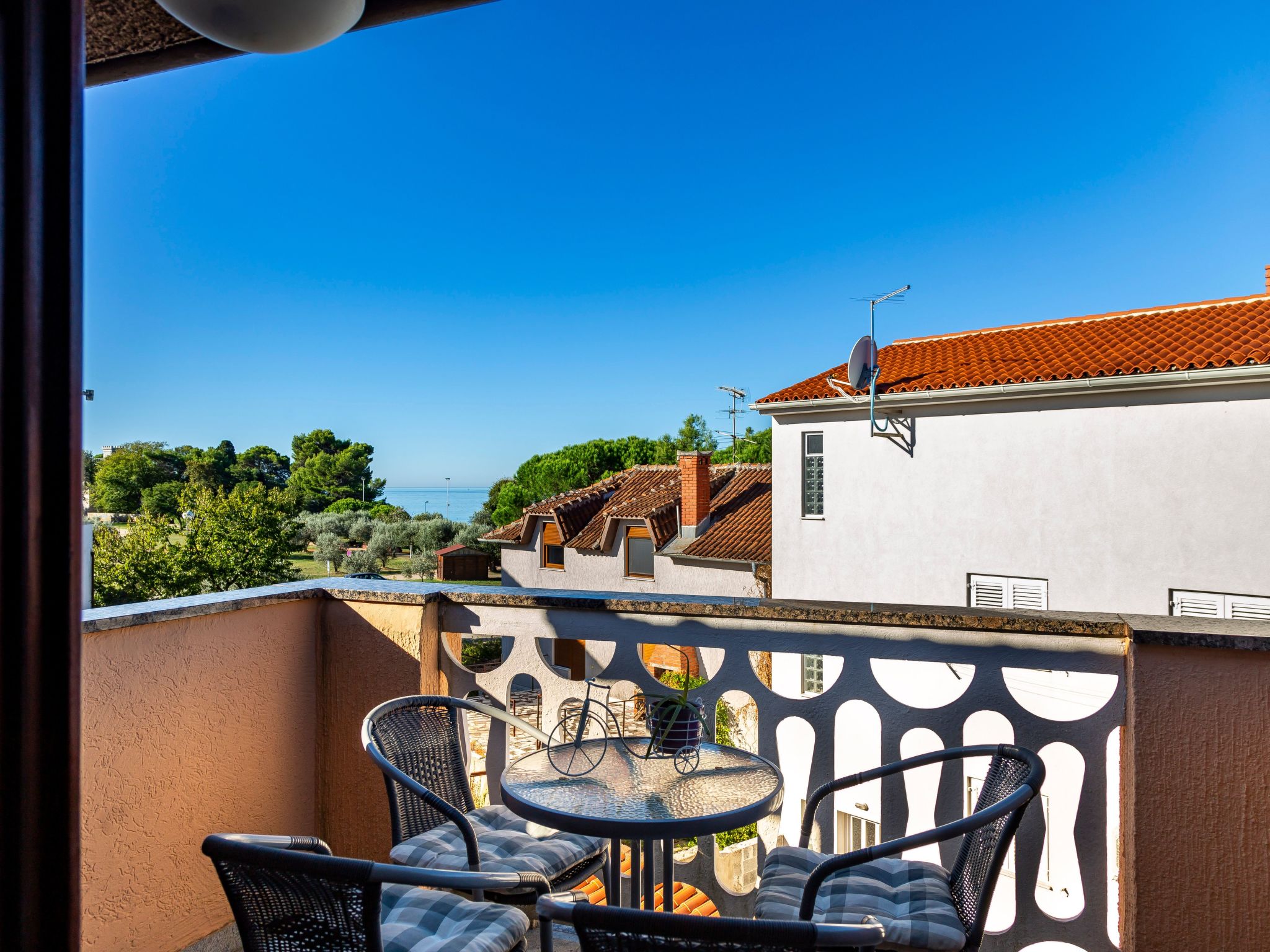 Ferienappartement Edi mit zwei Balkonen-Binnen