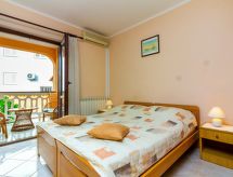 Sfeervol appartement in Fažana met balkon, op 50 meter van zee - thumbnail 1