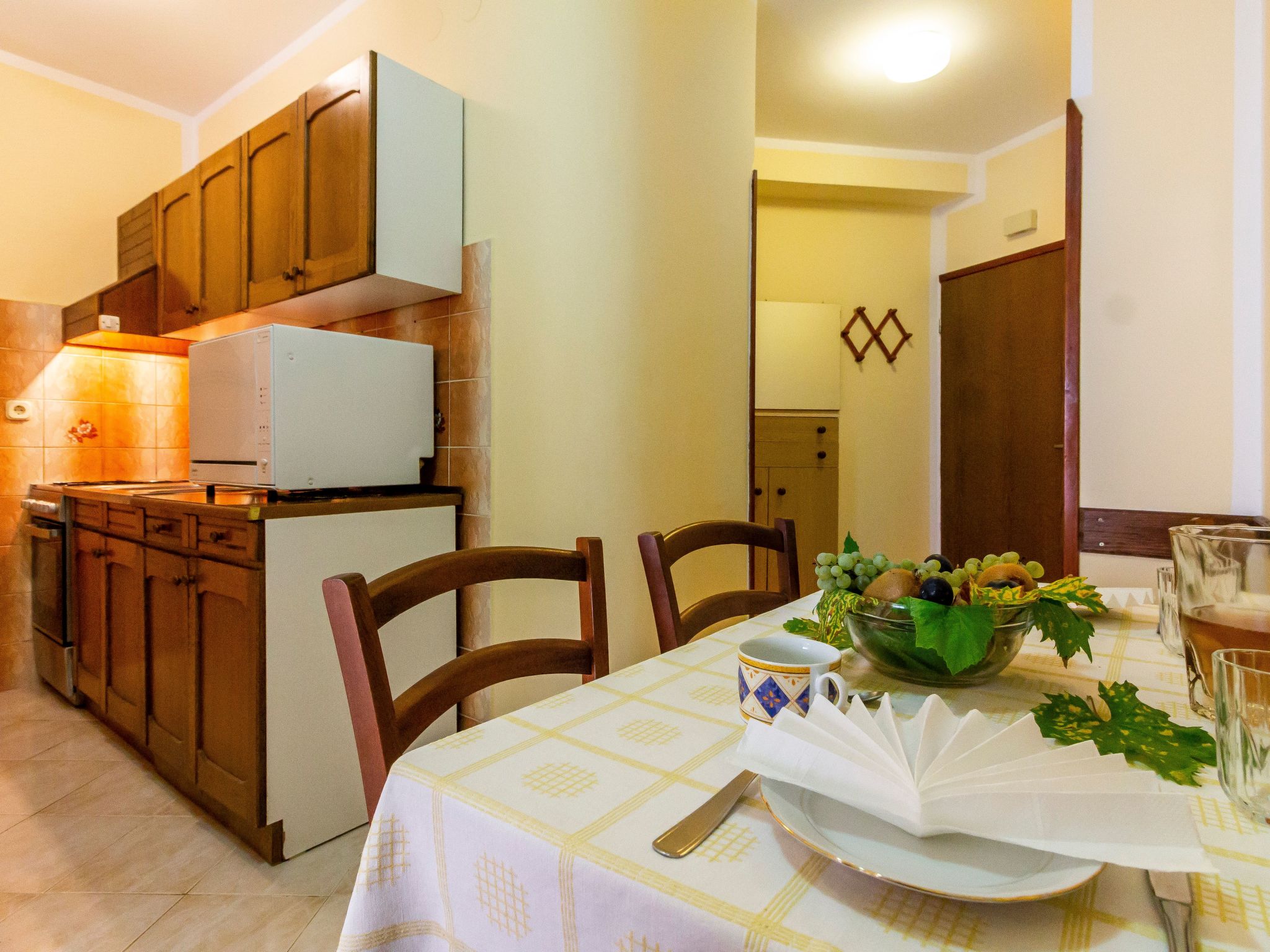 Appartement in Fažana mit Möbliertem Balkon-Image-tags.info