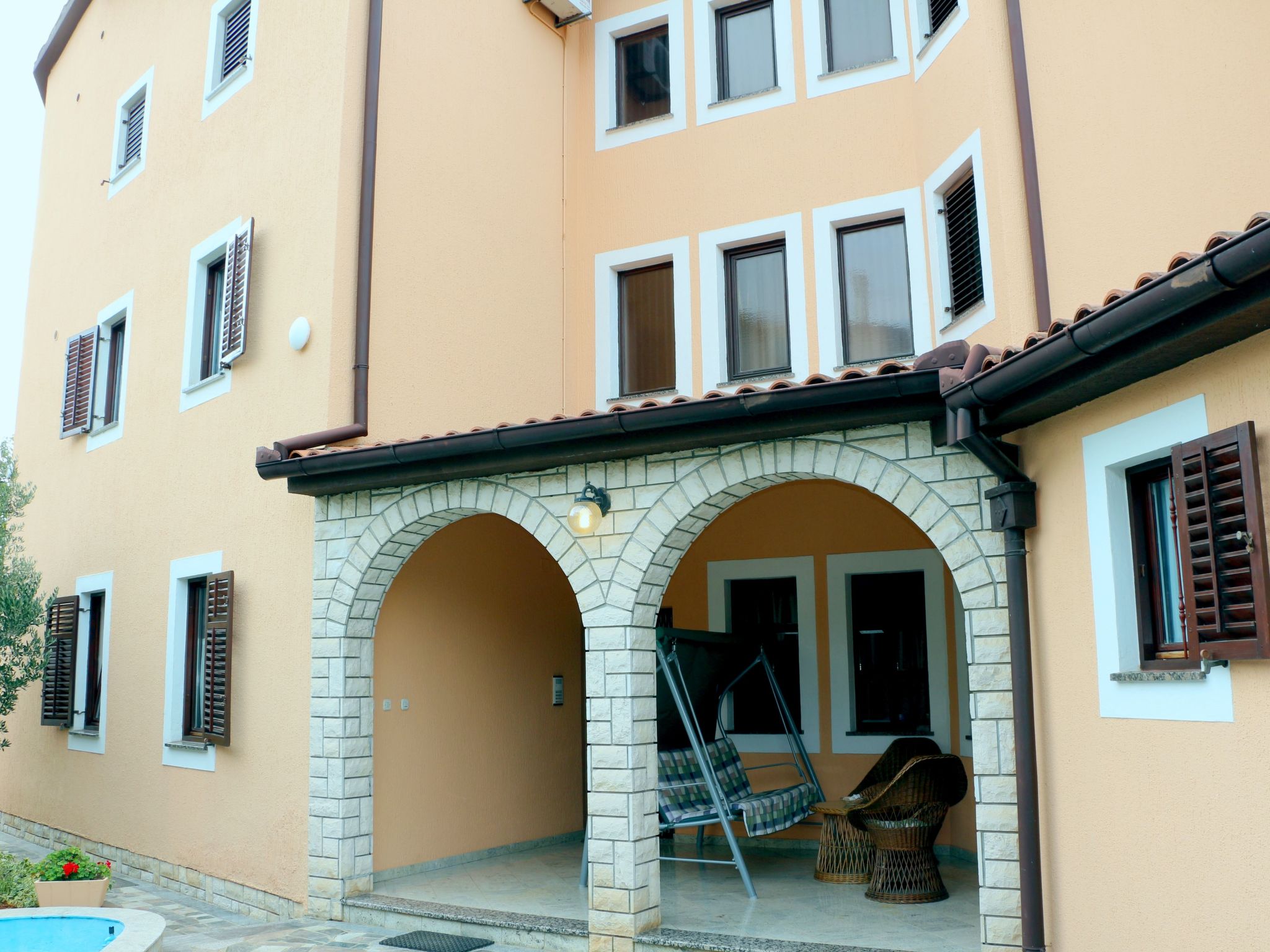 Appartement in Fažana mit Möbliertem Balkon-Image-tags.info