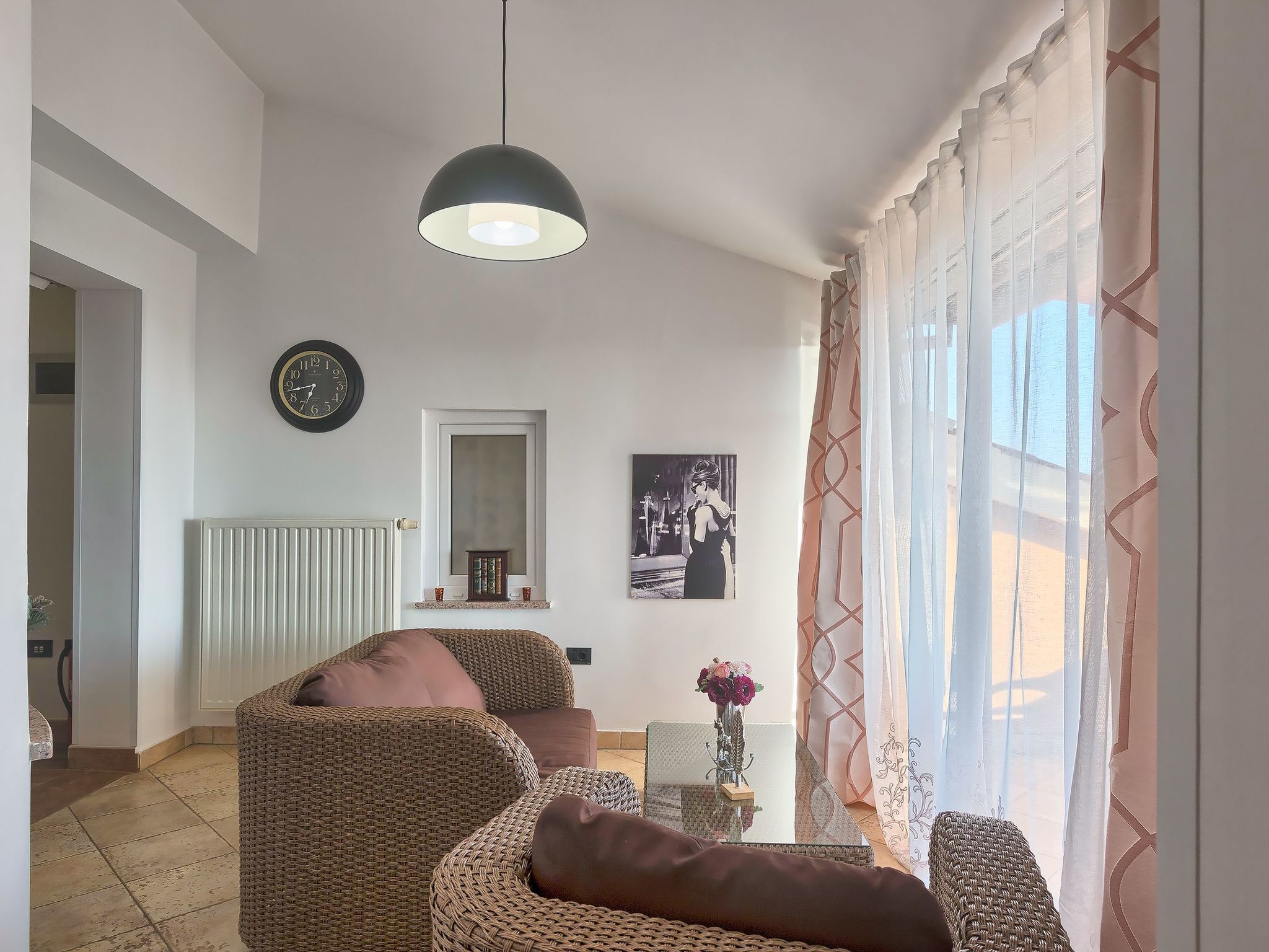 Geräumige Ferienwohnung für vier Personen mit Balkon und Meerblick-Inside