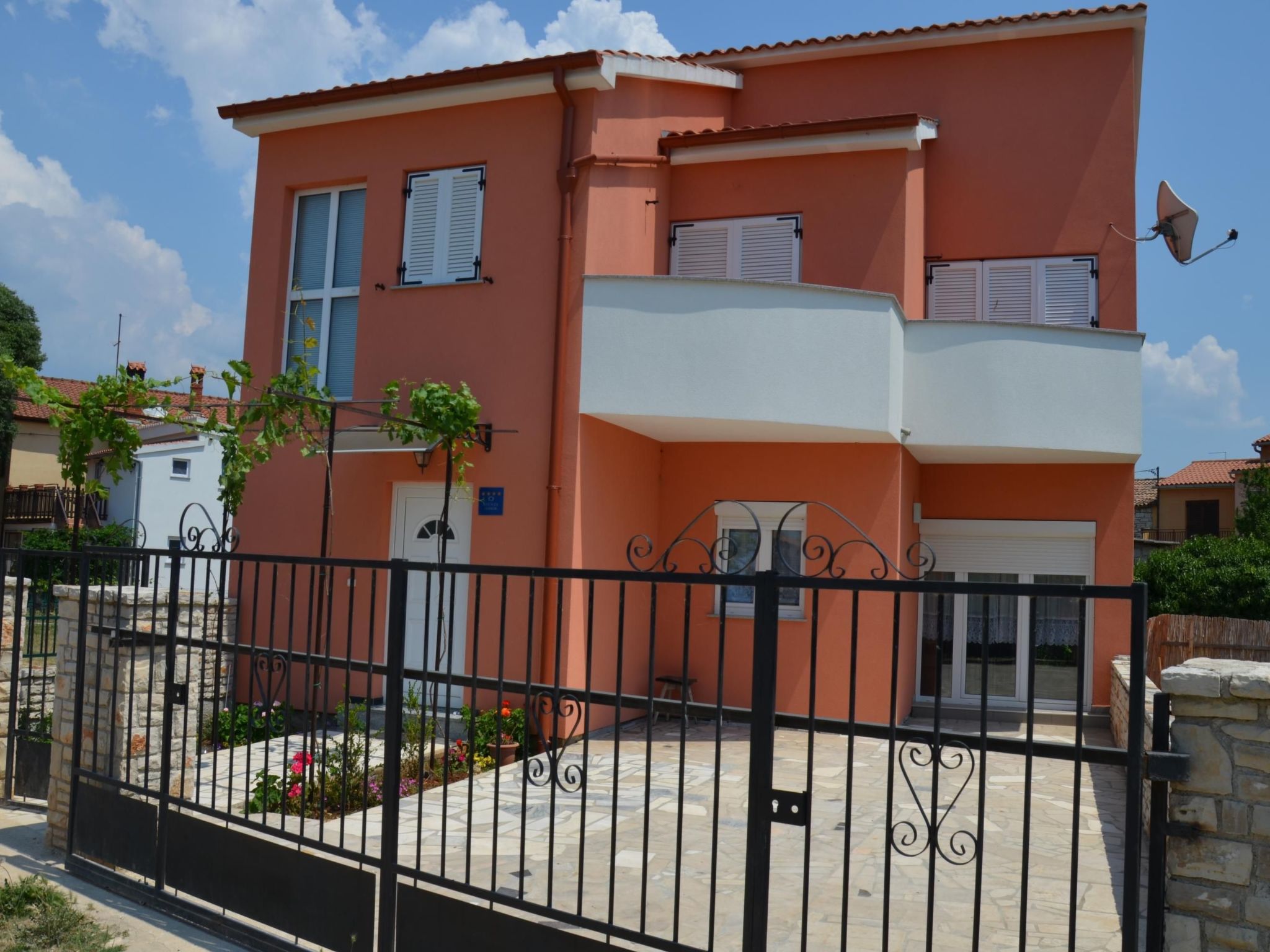 Ruhiges Ferienhaus mit Balkon und Garten-Binnen