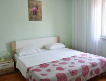 Ruim vakantiehuis in Fažana met tuin, op 500 meter van zee - thumbnail 4