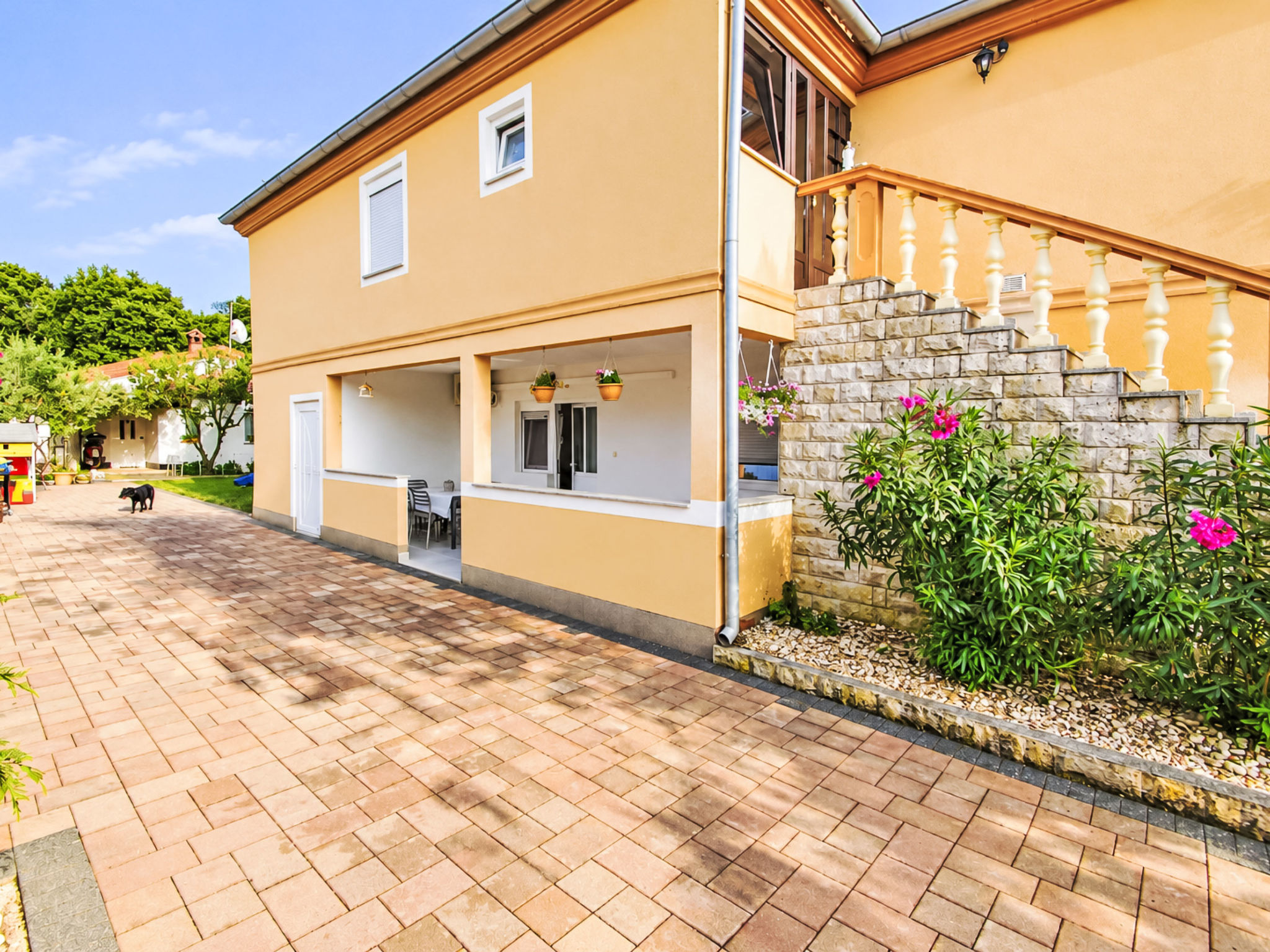 Photo of Angenehme Wohnung in Valbandon, Privatparkplatz